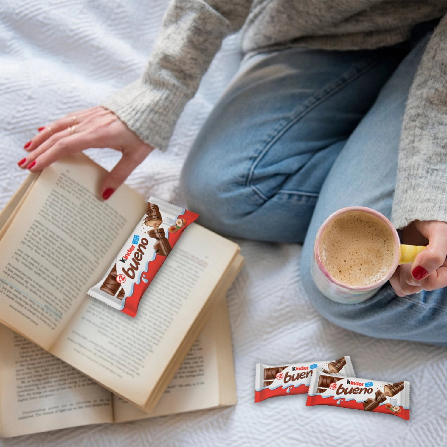 KINDER BUENO Milk Chocolate and Hazelnut Cream Candy Bars 129g - Image 4