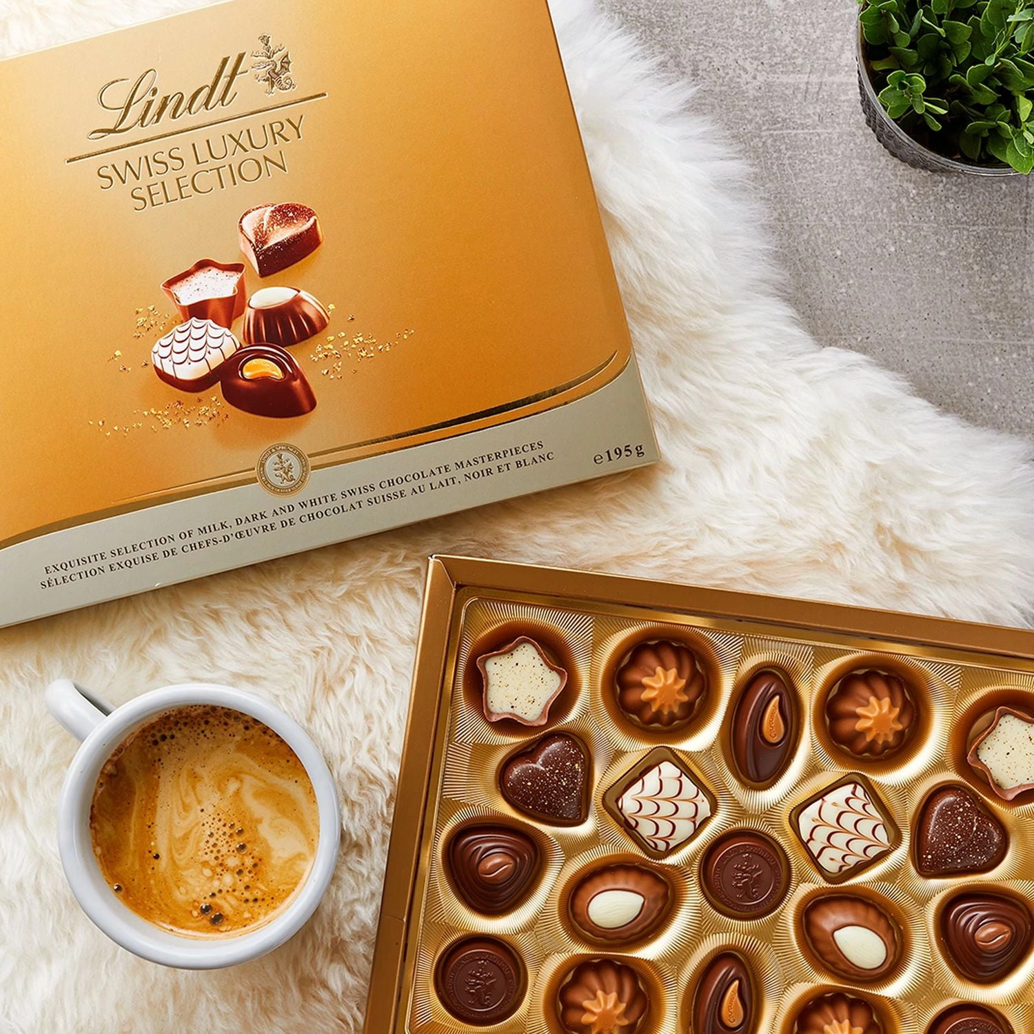 Lindt Swiss Luxury Selection Assorted Chocolate Pralines Gift Box, 195g - Image 5