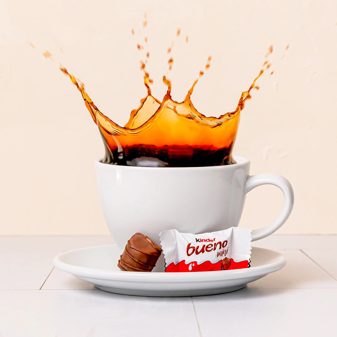 KINDER BUENO Mini Milk Chocolate and Hazelnut Cream Candy Bars 145g - Image 5