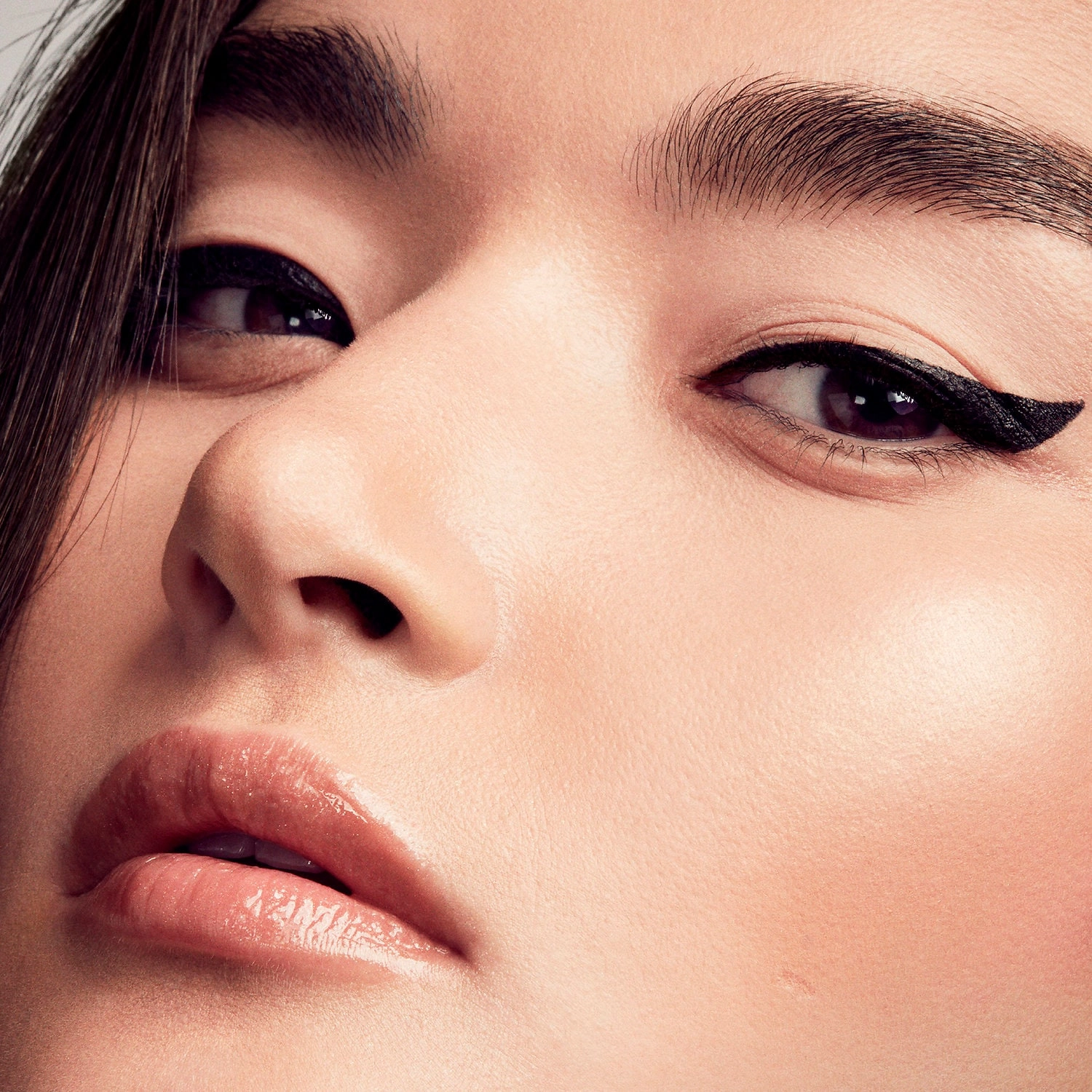 Fenty Beauty by Rihanna Flyliner Longwear Liquid Eyeliner in Cuz I'm Black - True Satin Black - Image 3