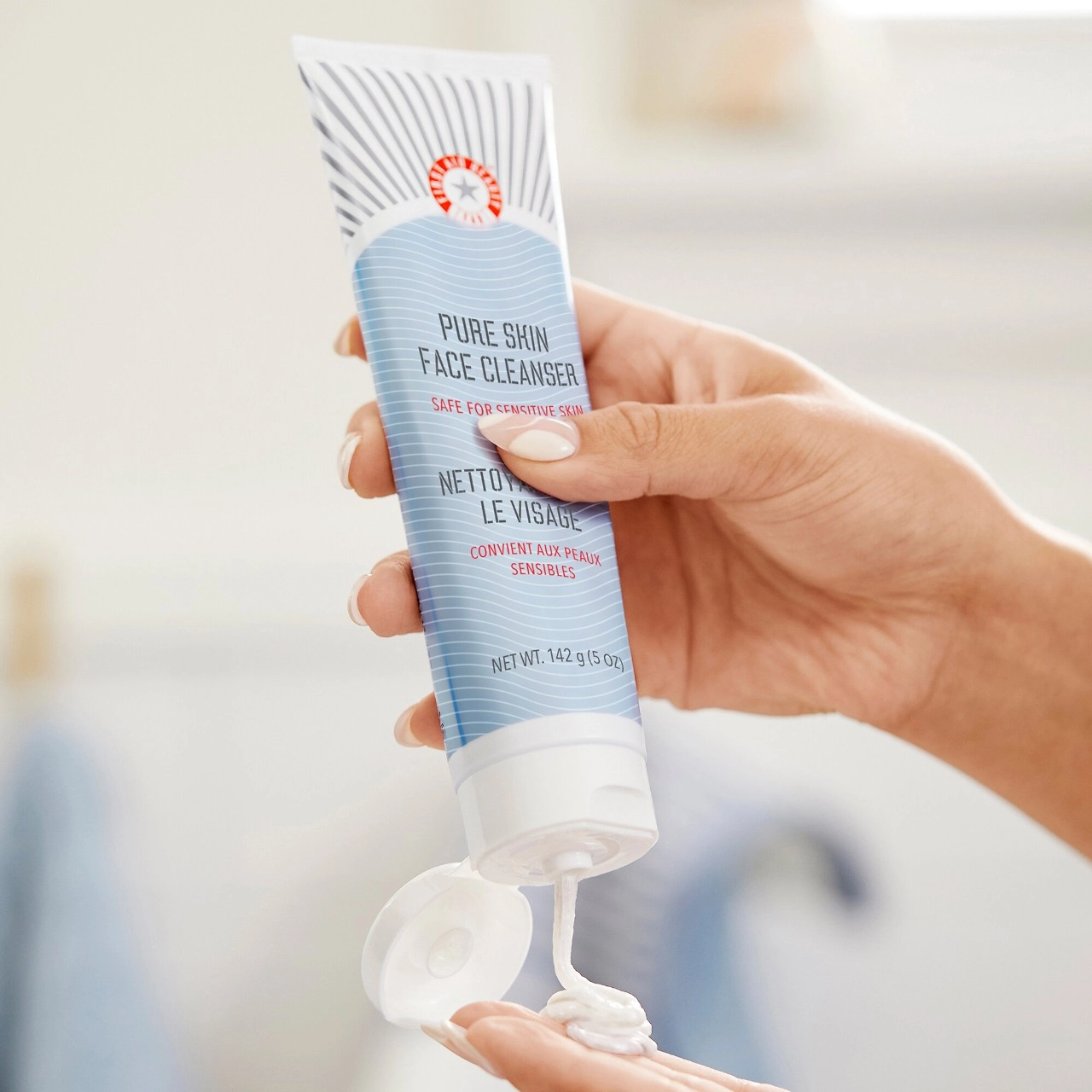 First Aid Beauty Mini Pure Skin Face Cleanser 2 oz/ 56.7 g - Redness, Dark Circles, Fragrance-Free - Image 13
