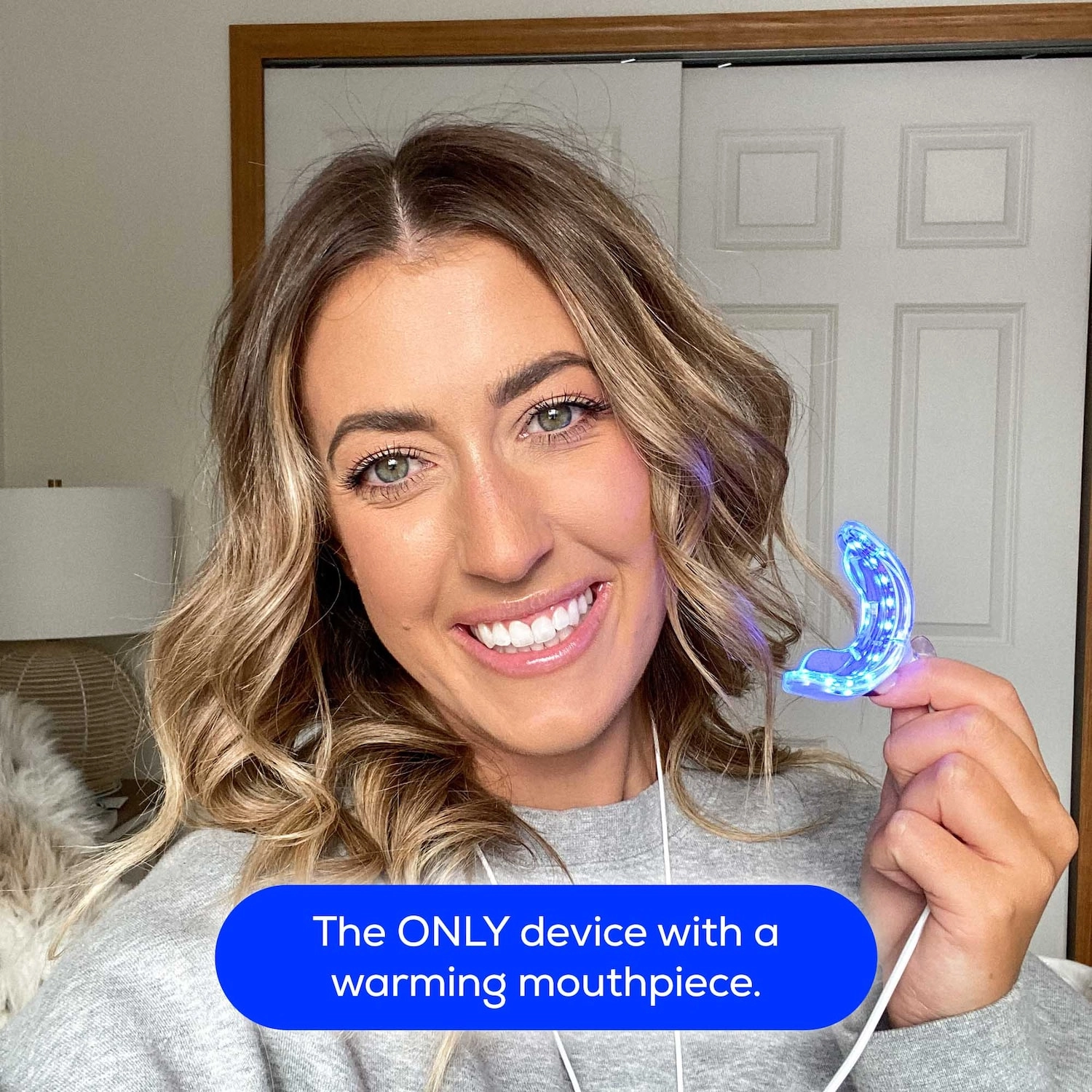 GLO Science GLO Brilliant® White Smile - At Home Teeth Whitening Device (White, Refill Available) - Image 7