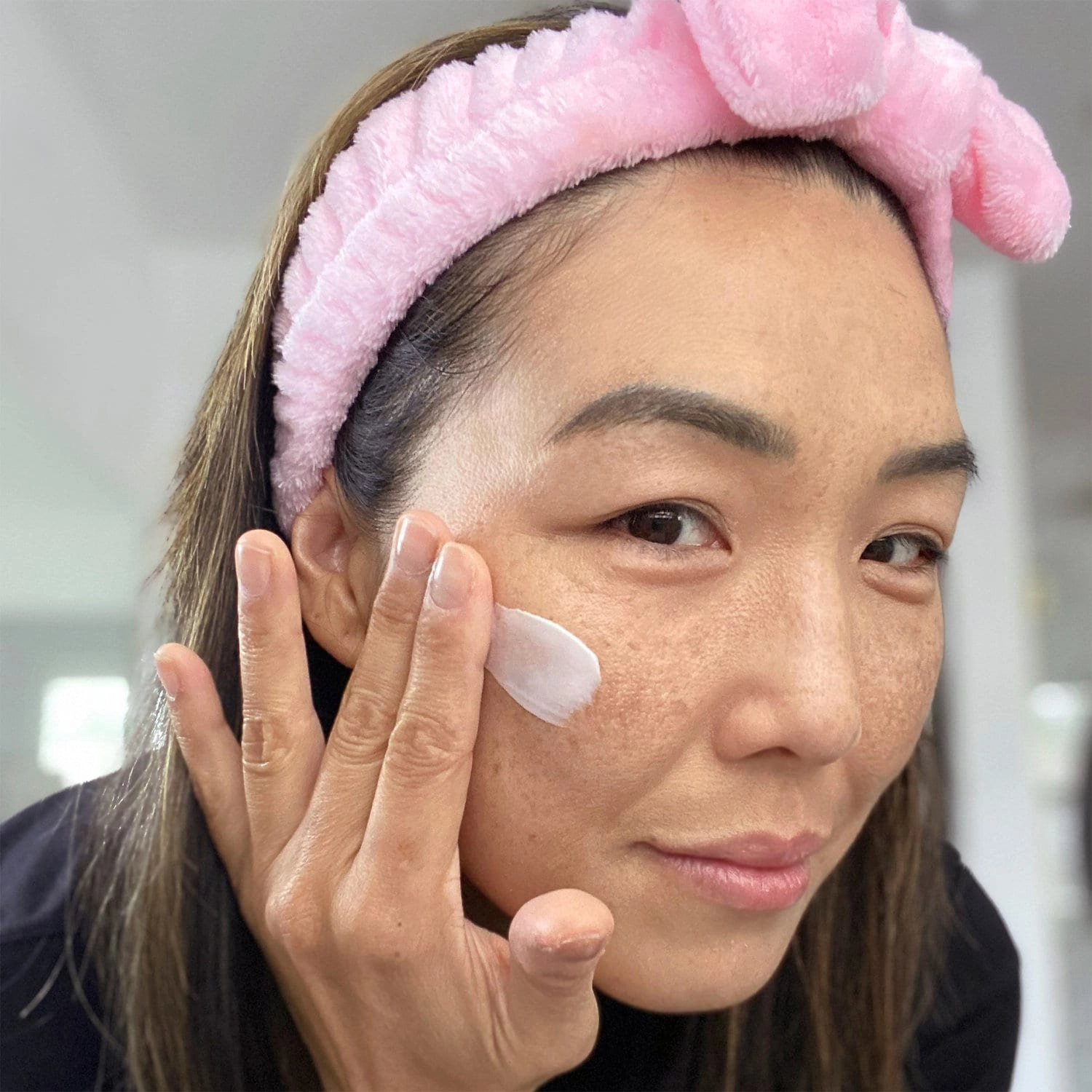 CLINIQUE Moisture Surge™ Overnight Face Mask Size: 3.4 oz/100 mL - Image 5