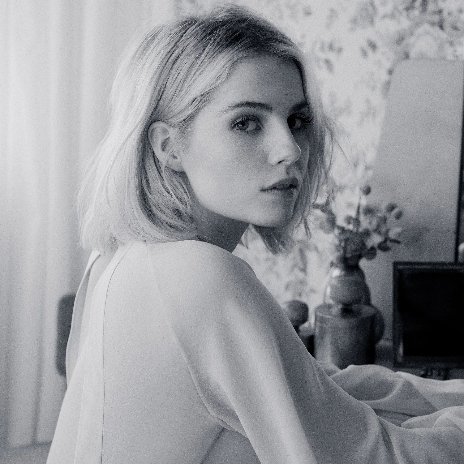 Chloé Roses De Chloé Eau de Toilette 1 oz - Floral Layerable Scent - Image 4