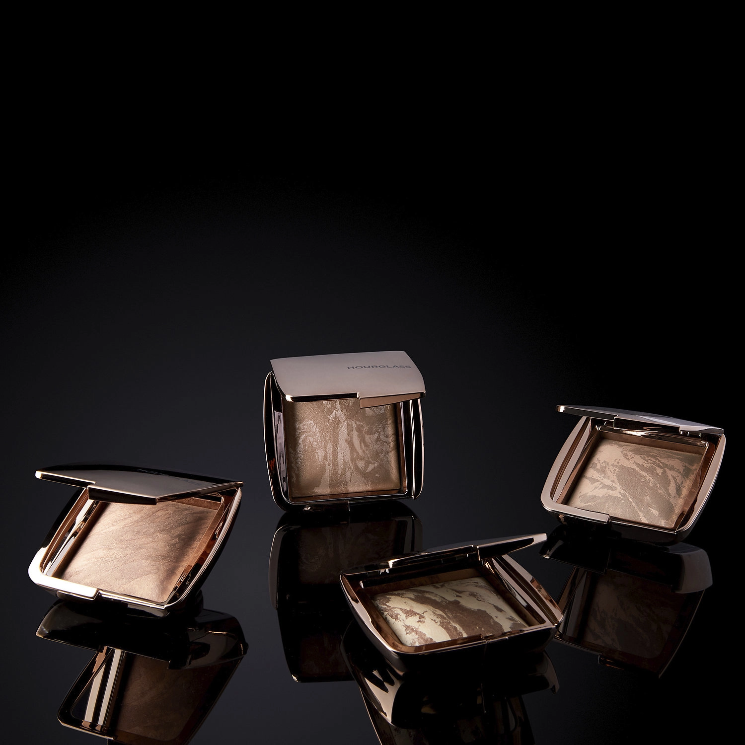 Hourglass Mini Ambient Lighting Bronzer - Luminous Bronze Light (Ideal for fair/light complexions) - Image 5