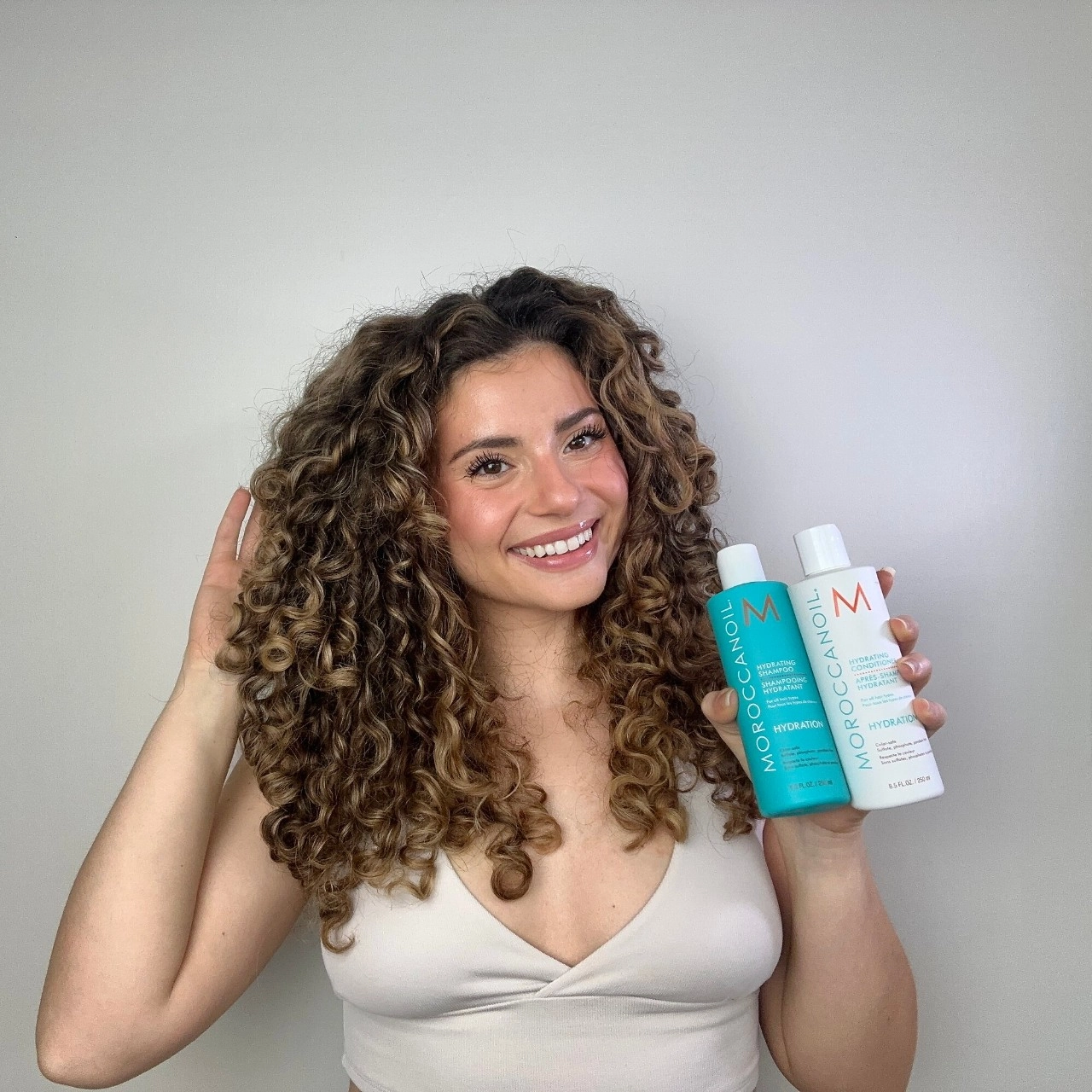 Moroccanoil Hydrating Conditioner 8.5 oz/250 mL - Argan Oil, Algae, Vitamin A - Image 5