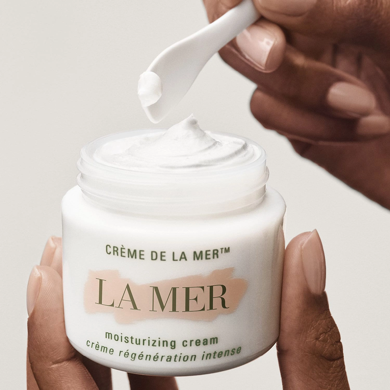 La Mer Mini Crème de la Mer Moisturizer 0.5 oz/15 mL - Dry Skin, Community Favorite - Image 10
