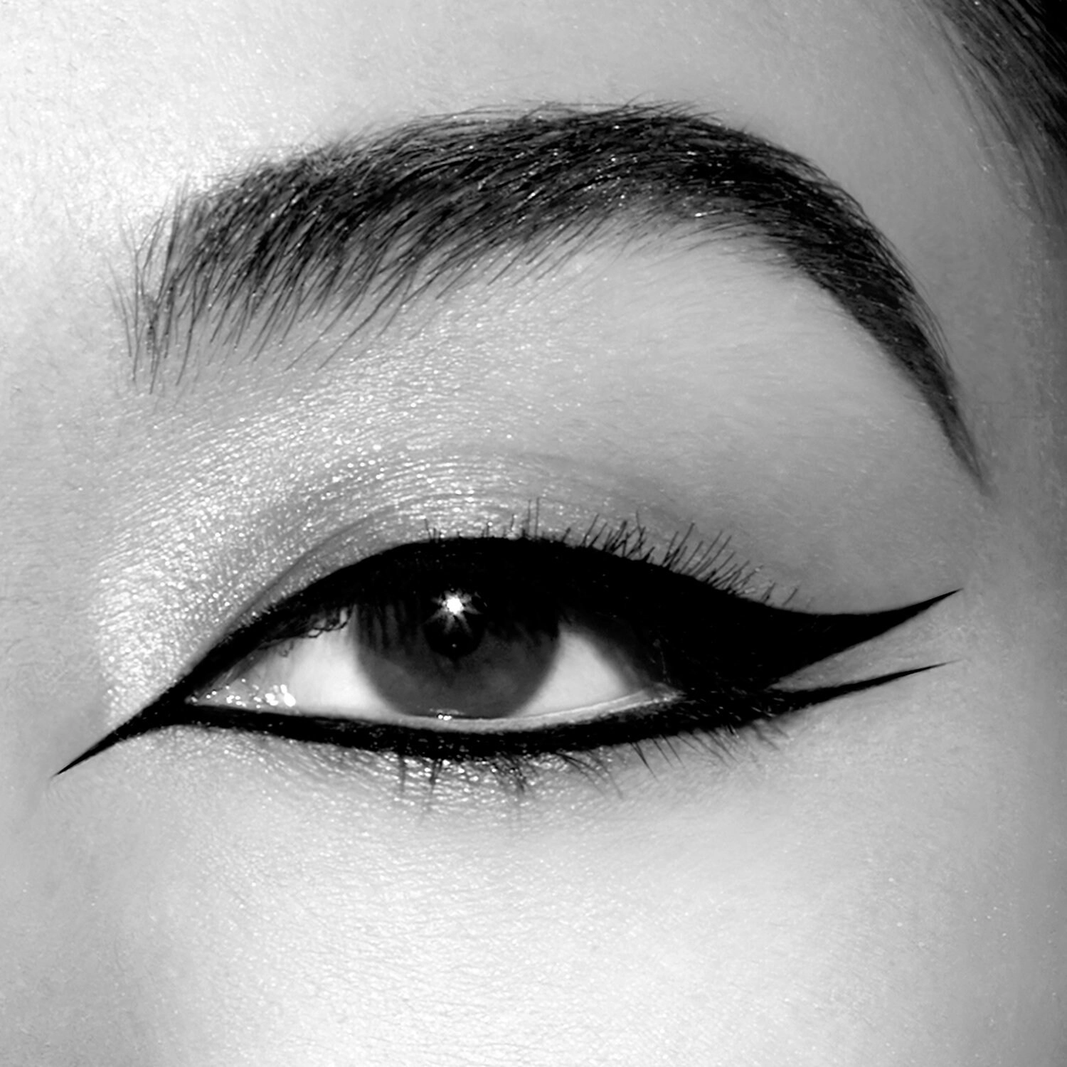 Stila Stay All Day® Waterproof Liquid Eye Liner - Micro Tip, Intense Black - Image 4