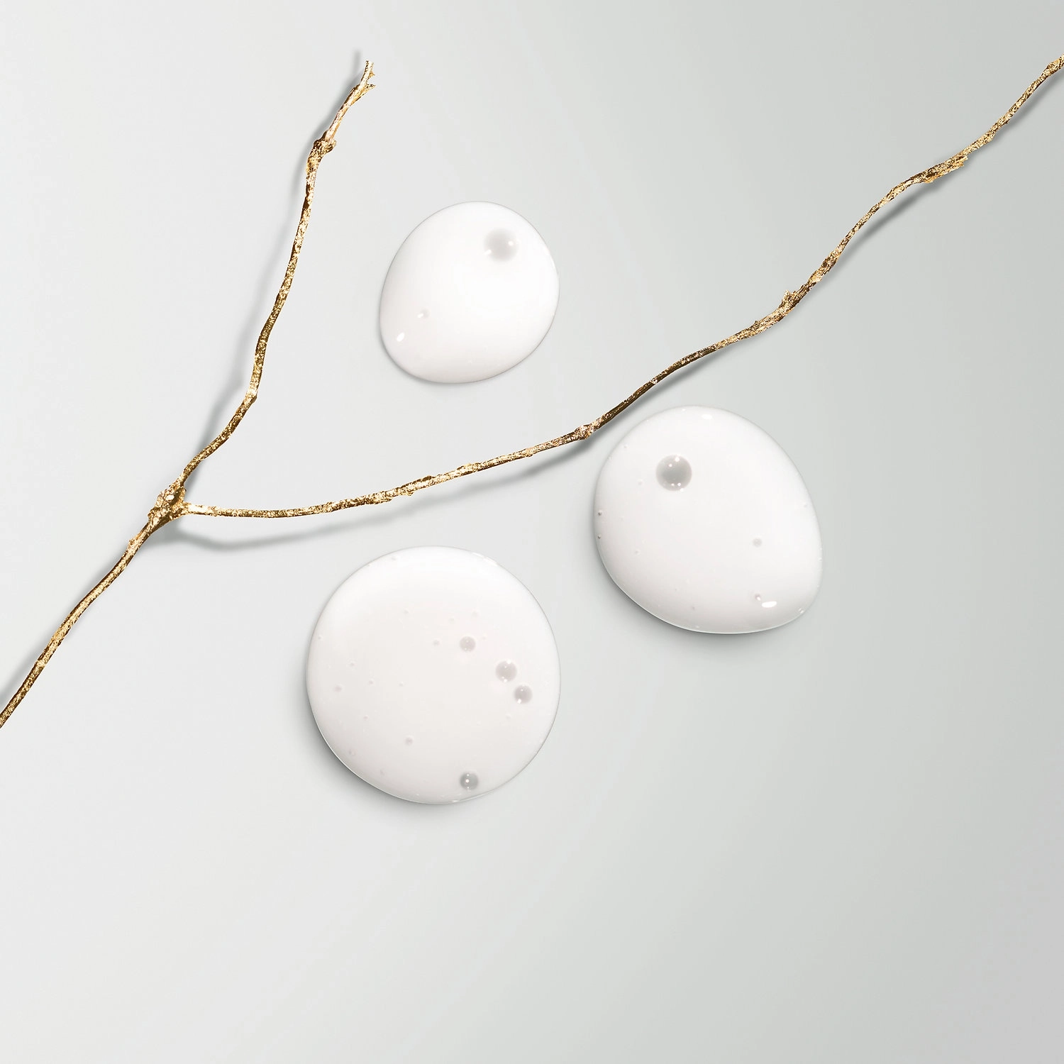 Shu Uemura Ultimate Reset Shampoo for Very Damaged Hair 10 oz/300 mL - Image 2