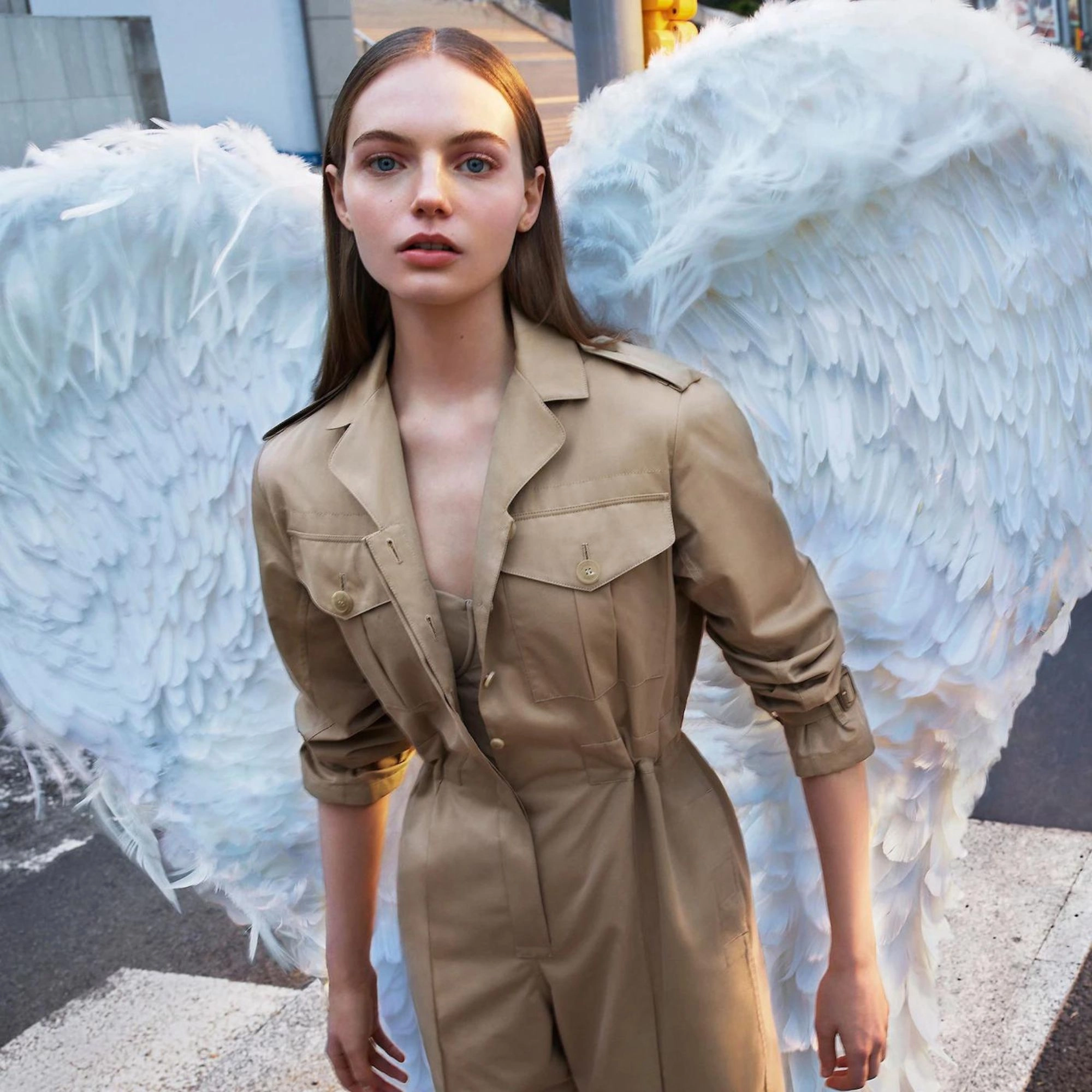 BURBERRY Her Eau de Parfum Travel Spray 0.33 oz / 10 mL - Floral Scent - Image 4