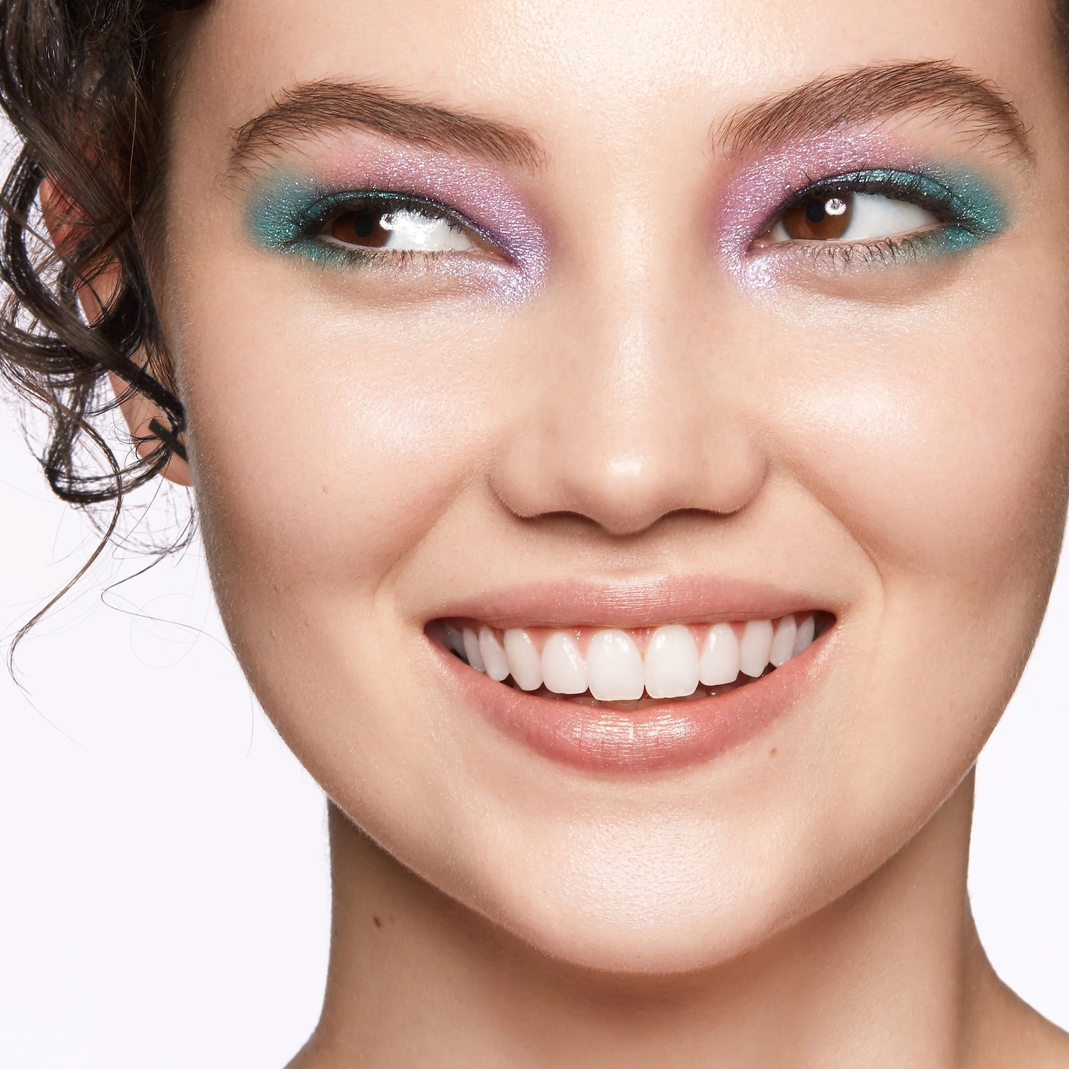 Kaja Moon Crystal Sparkling Eye Pigment - 05 Mystical, Shimmering Soft Lavender, Vegan - Image 2