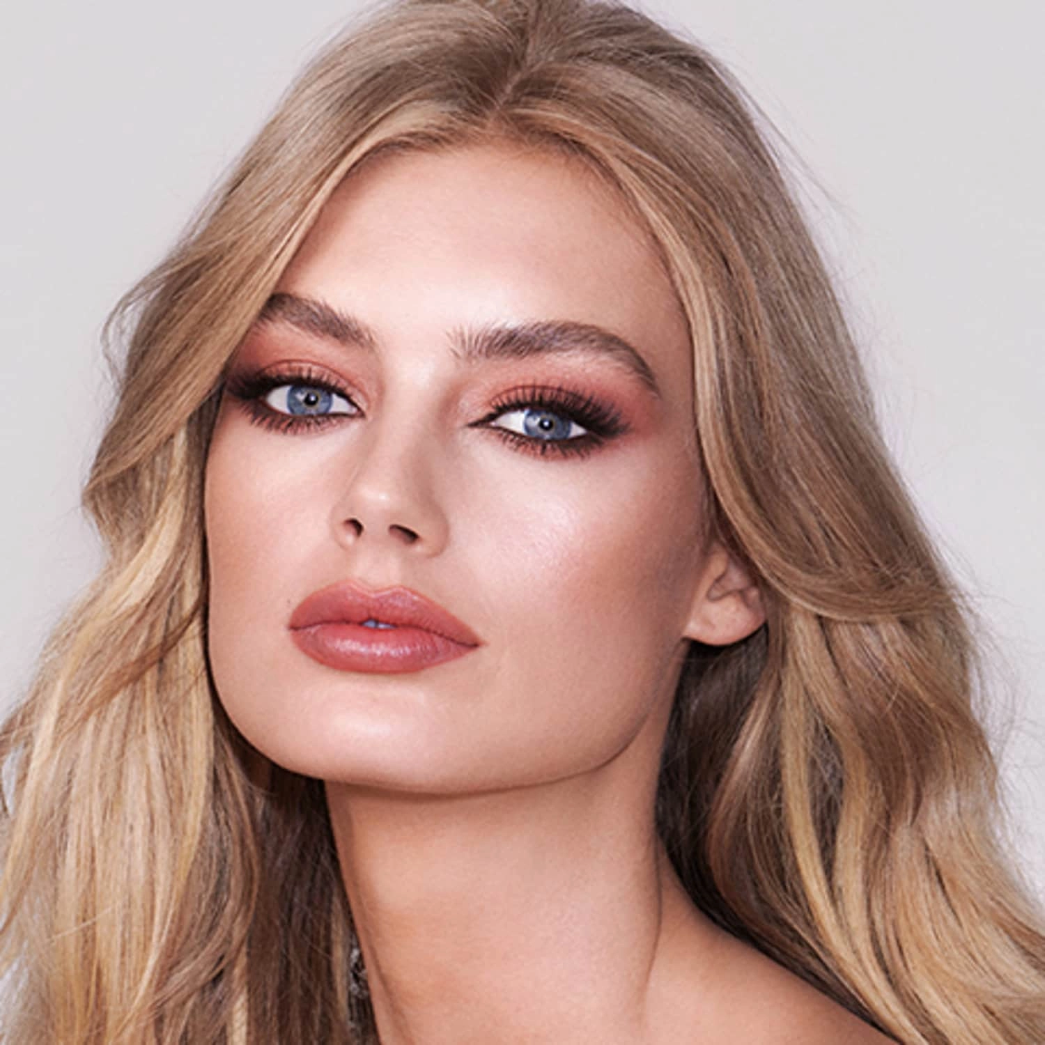 Charlotte Tilbury Darling Eyeshadow Palette 0.19 oz/5.4g Bronze, Pink, Terracotta, Brown Shades - Image 4