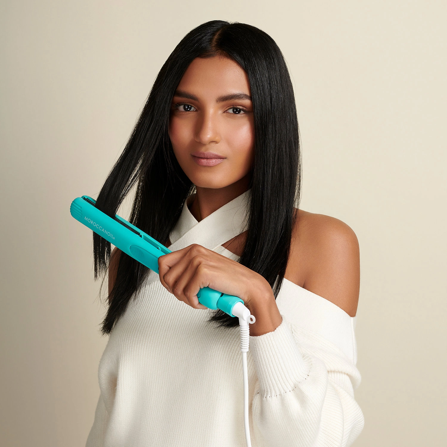 Moroccanoil Perfectly Polished Titanium Flat Iron - Image 4