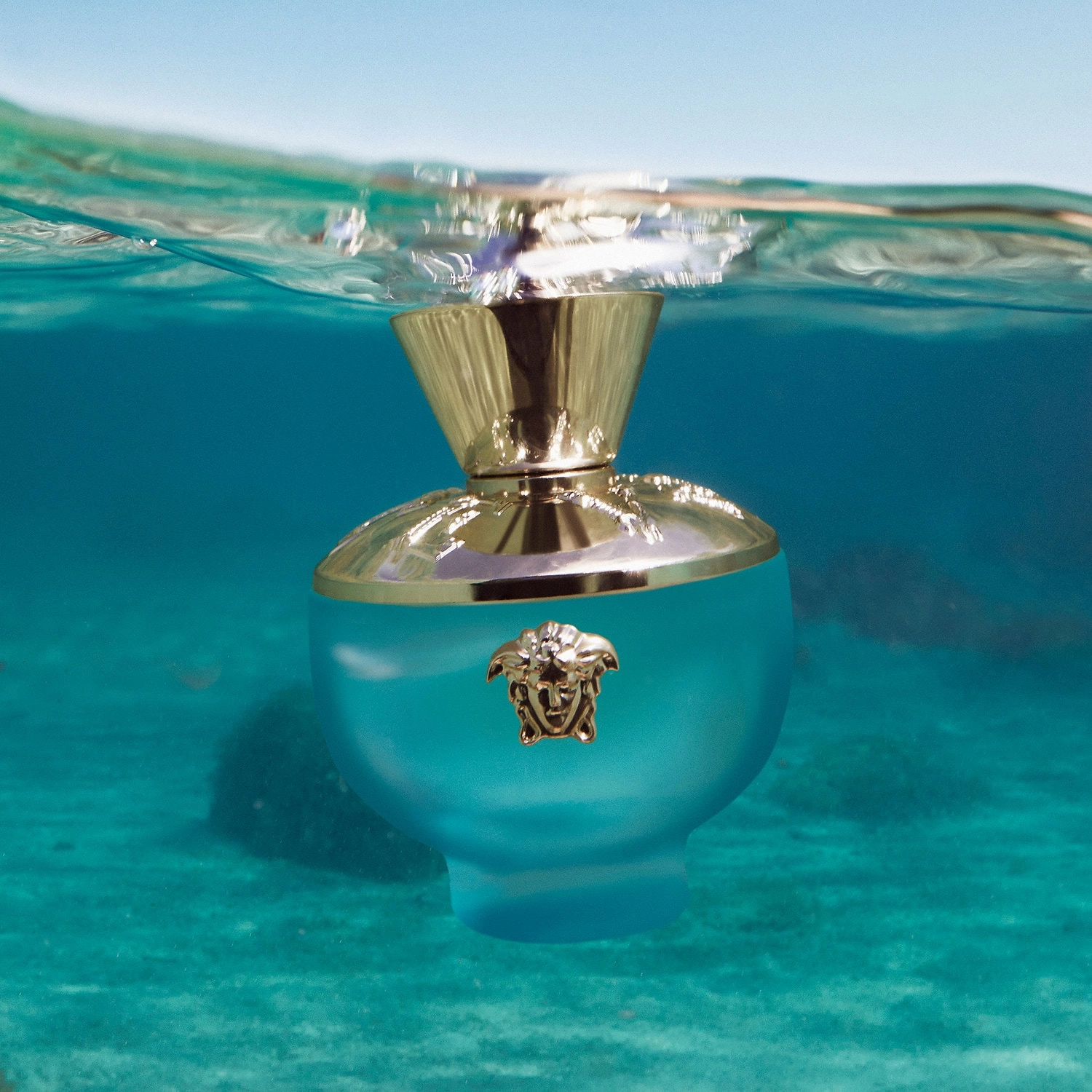Versace Dylan Turquoise Ovetto Spray 0.34 oz/10 mL Fresh Florals - Image 9