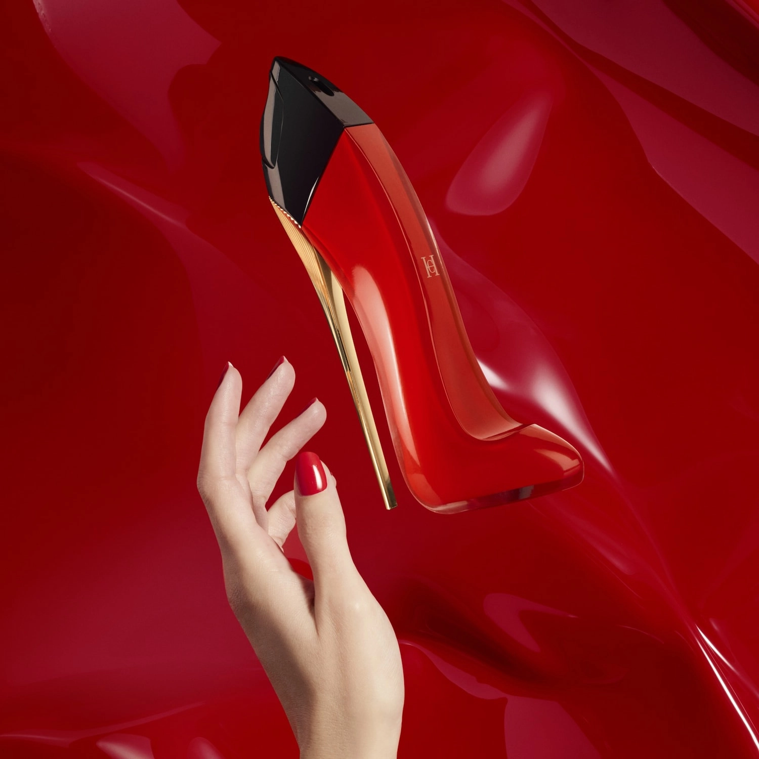 Carolina Herrera Very Good Girl Eau de Parfum Rollerball 0.34 oz/10 mL Vegan Floral Scent - Image 11