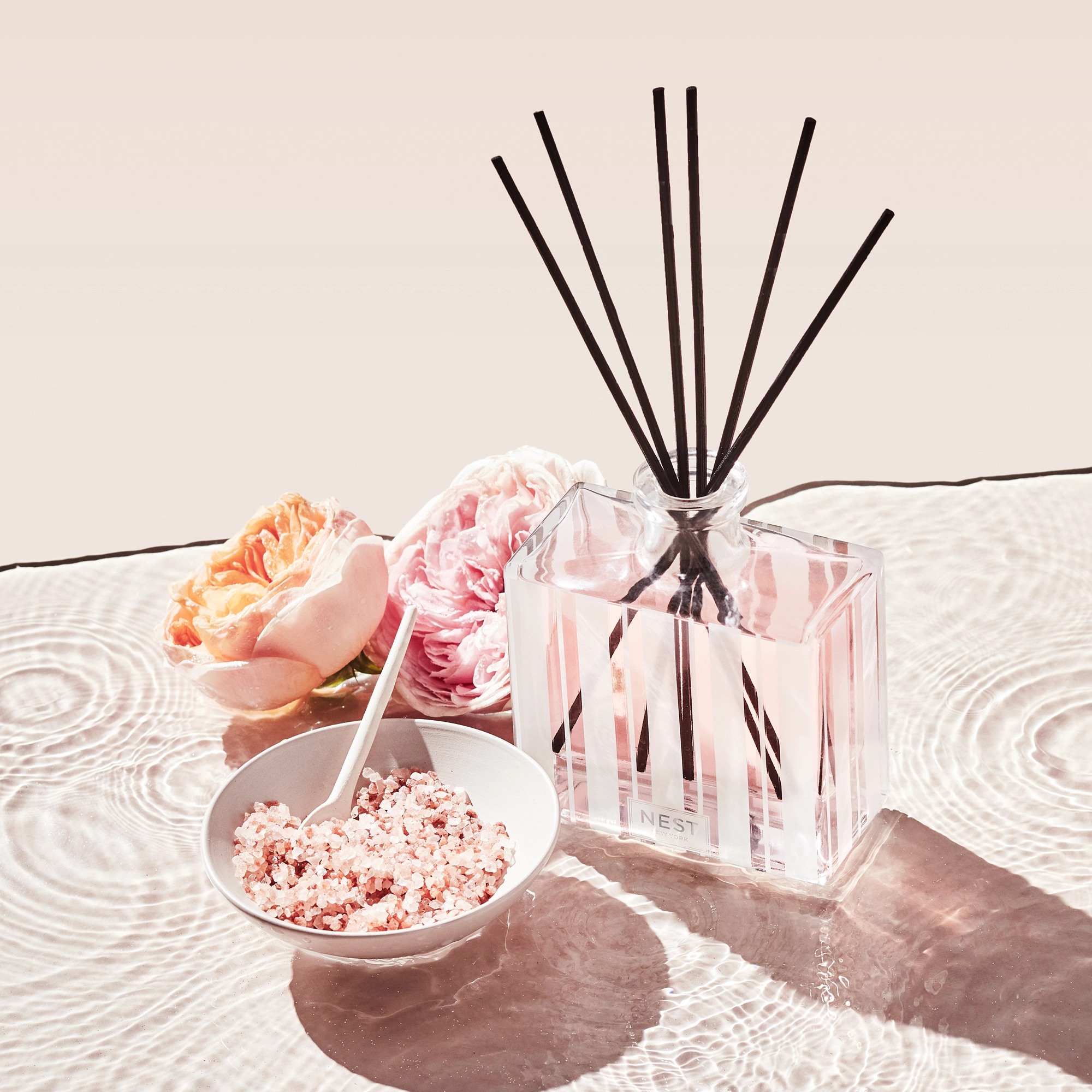 NEST New York Himalayan Salt & Rosewater Diffuser 5.9 oz / 175ml Vegan - Image 2