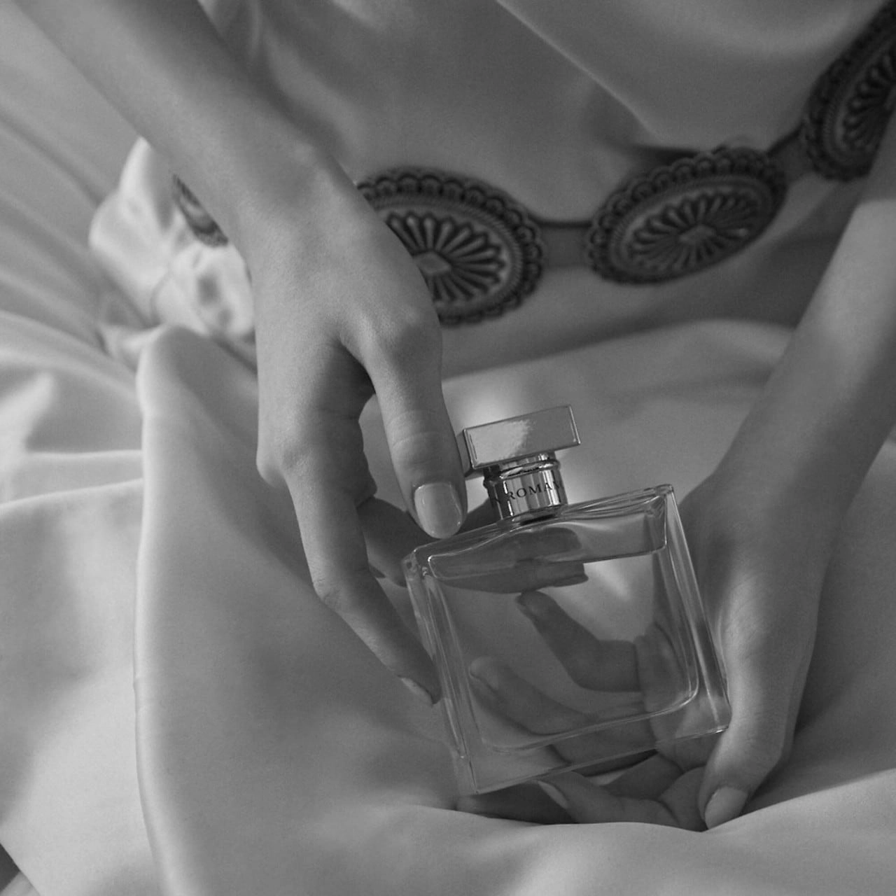 Ralph Lauren Romance 1.7 oz/50 mL Classic Florals Perfume - Image 3