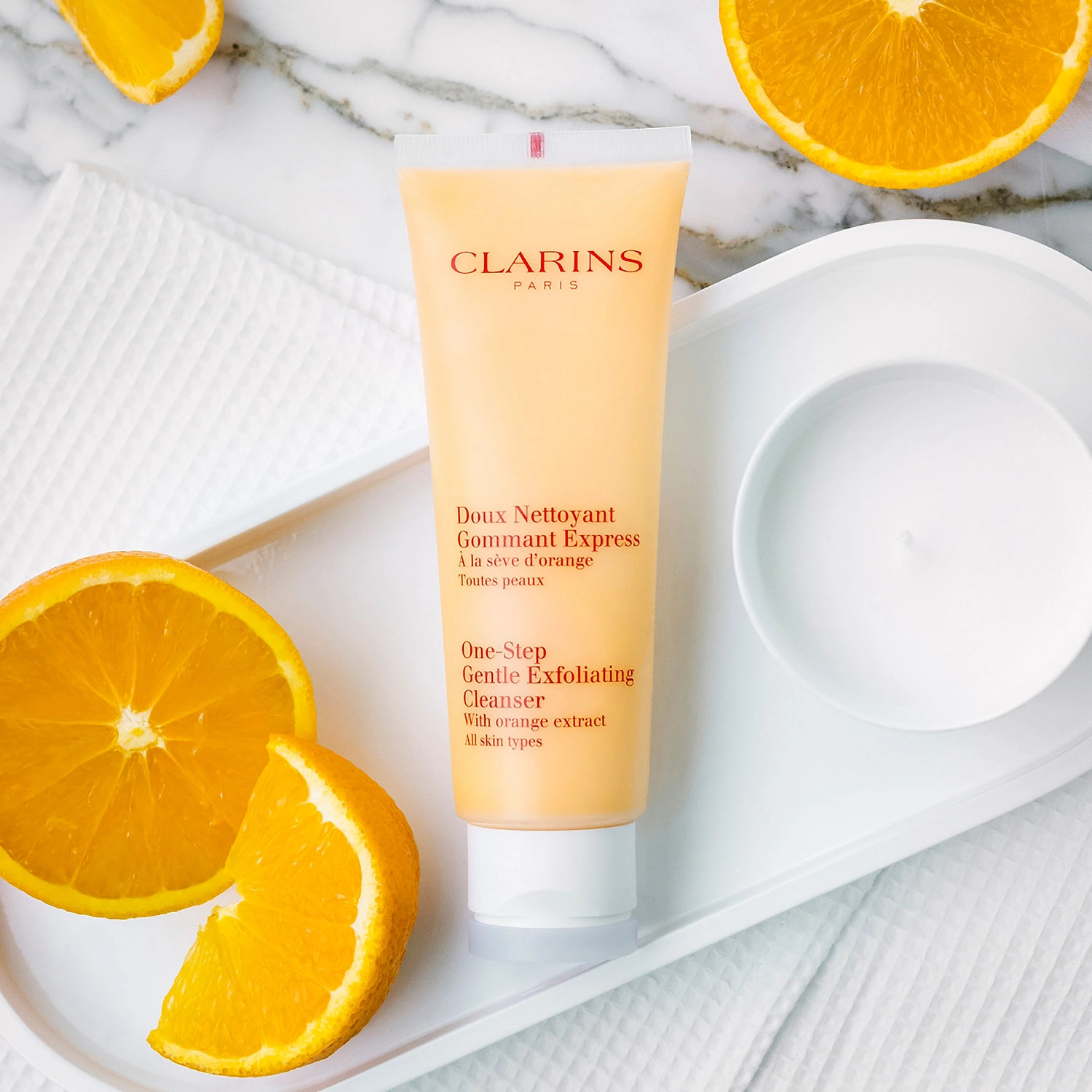 Clarins One-Step Gentle Exfoliating Cleanser with Orange Extract 4.3 oz/127 mL - Image 3