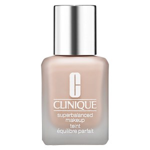 CLINIQUE Superbalanced™ Makeup Foundation Color: Light Coverage: Medium