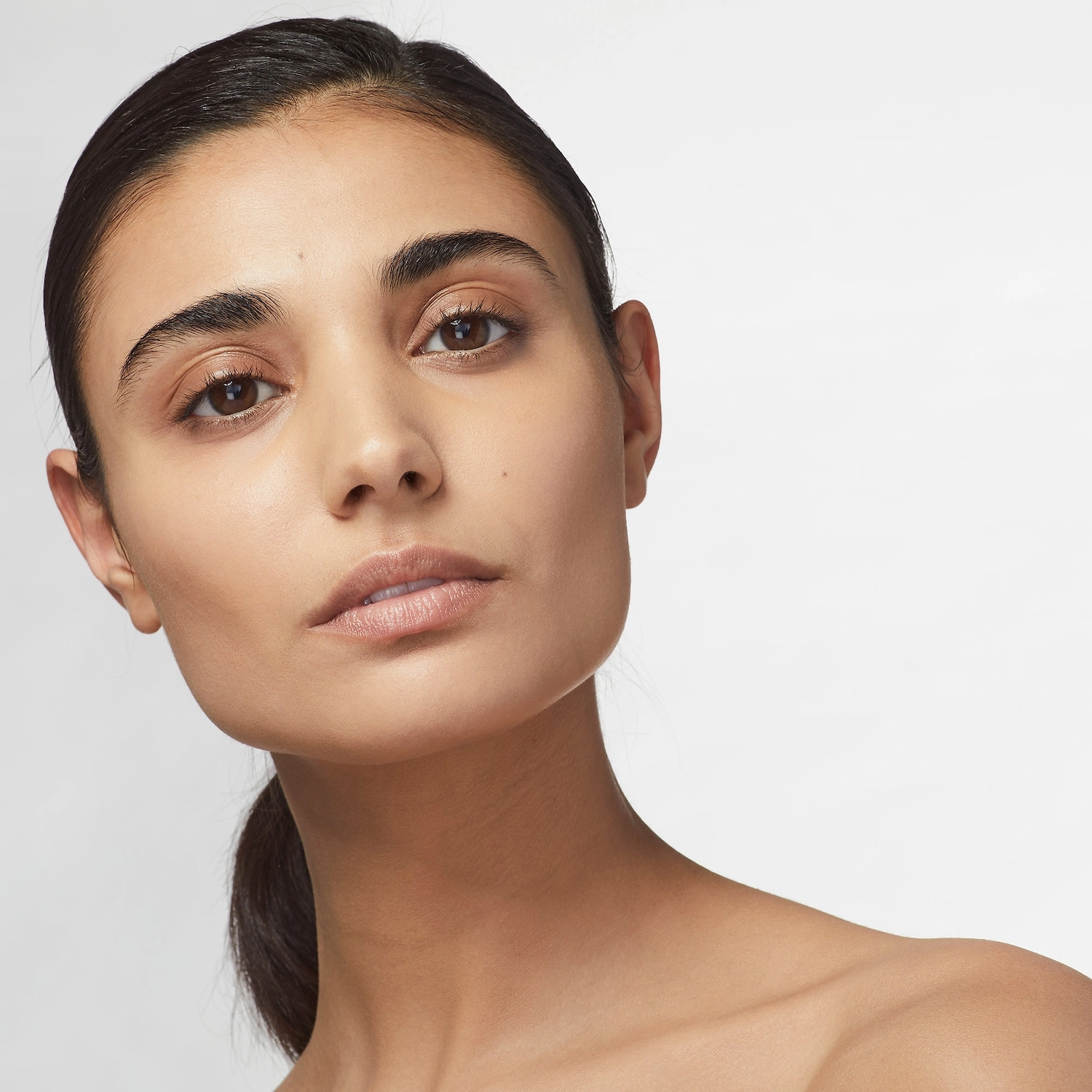 Estée Lauder Double Wear Stay-in-Place Foundation 2W2 Rattan - Light Medium with Warm Olive Undertones - Image 2
