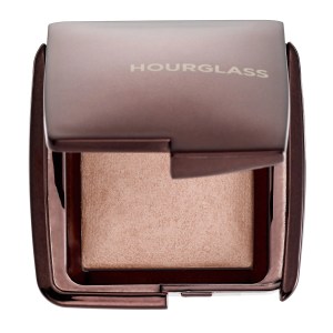 Hourglass Mini Ambient® Lighting Powder Color: Luminous Light - Champagne Pearl Powder