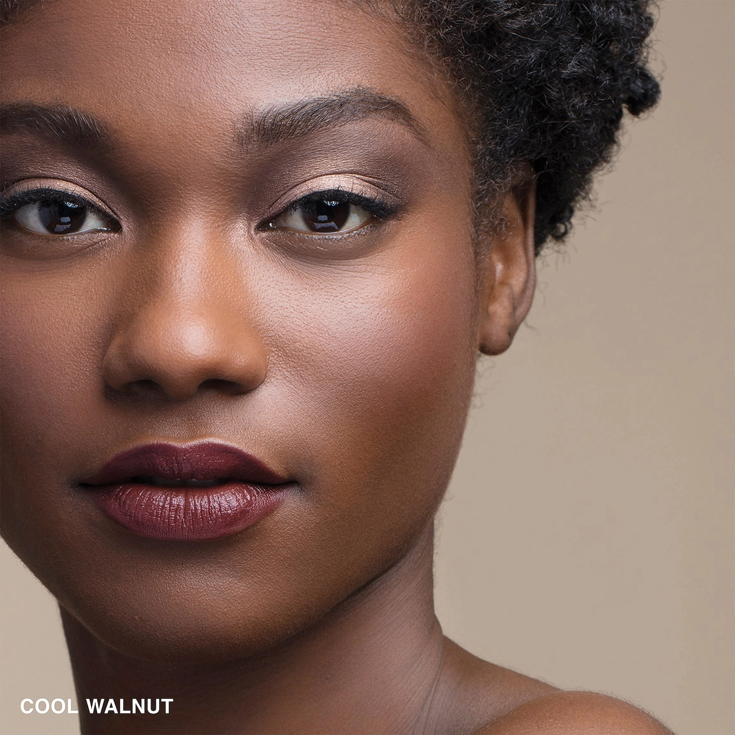 Bobbi Brown Skin Long-Wear Weightless Foundation SPF 15 - Cool Walnut (C-096) - Image 2
