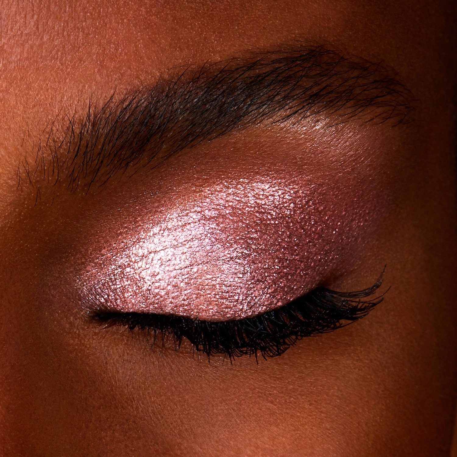 Hourglass Scattered Light Glitter Eye Shadow Color: Aura - Pink - Image 3