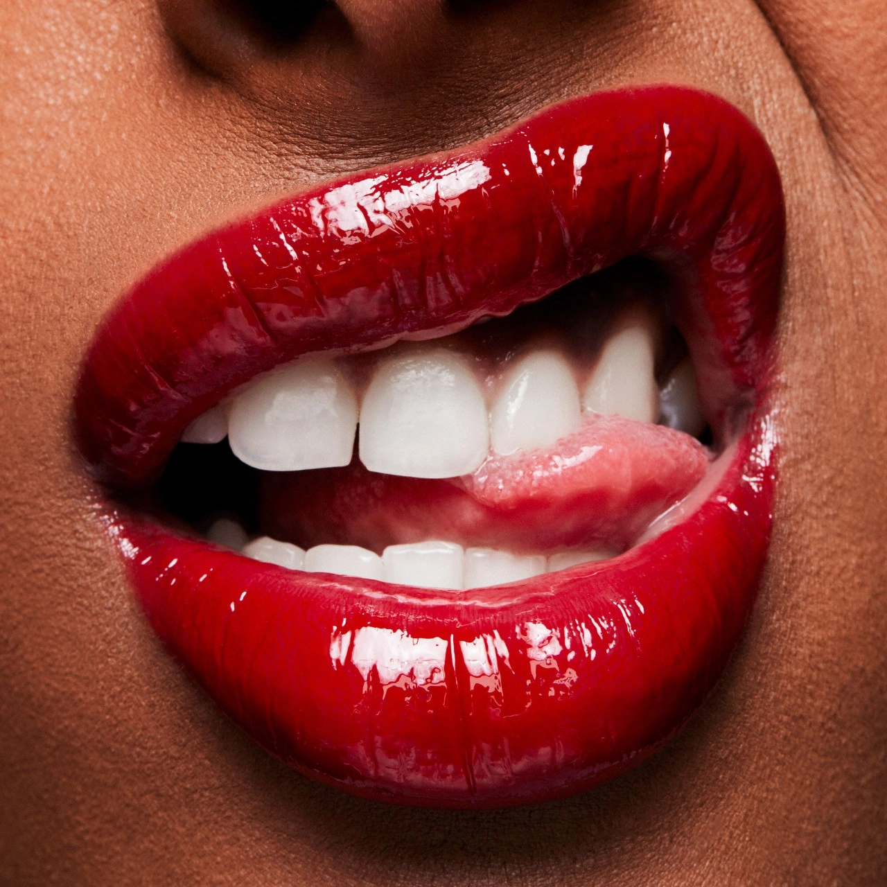MAC Cosmetics Lipglass Color: Ruby Woo - Vivid Blue Red - Image 4