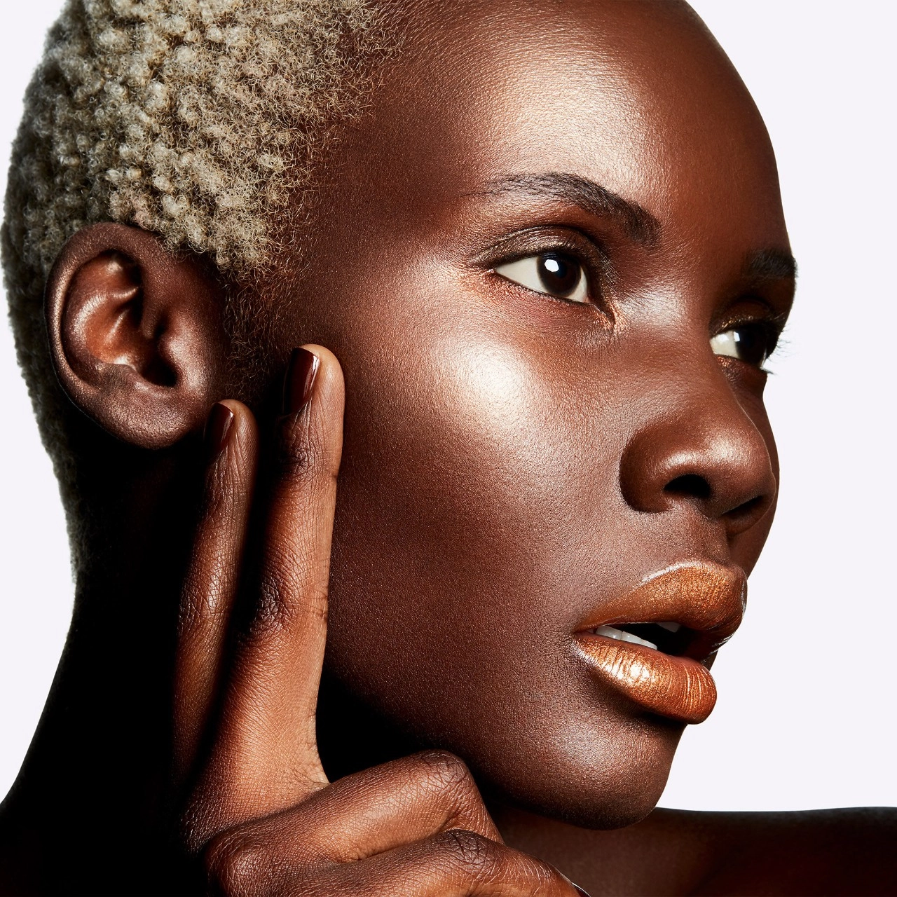 MAC Cosmetics Extra Dimension Skinfinish Highlighter - Superb Patina Bronze - Image 5