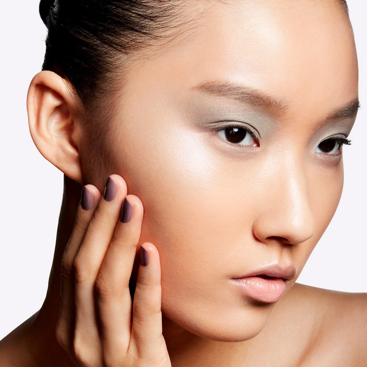 MAC Cosmetics Extra Dimension Skinfinish Highlighter - Show Gold, Radiant Finish - Image 3