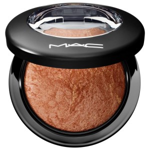 MAC Cosmetics Mineralize Skinfinish Face Powder in Gold Deposit