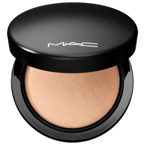 MAC Cosmetics Mineralize Skinfinish Natural Face Powder - Medium Plus (Tan Beige)