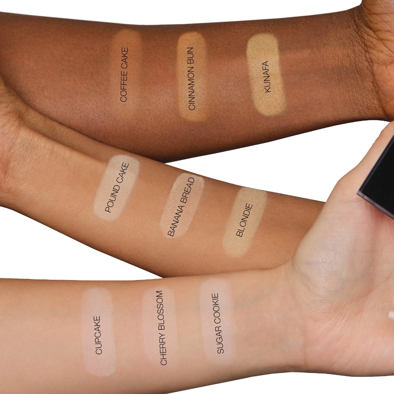 HUDA BEAUTY Easy Bake Loose Baking & Setting Powder Color: Pound Cake - Image 3