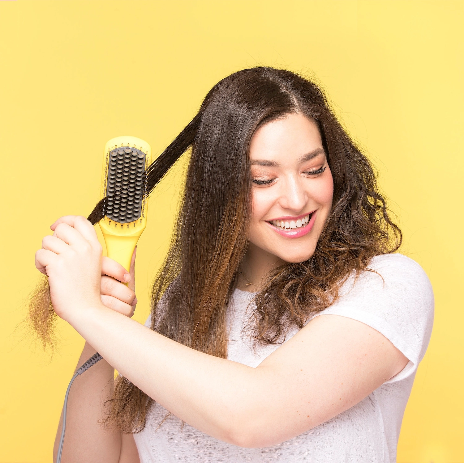 Drybar The Brush Crush Heated Straightening Brush for All Hair Types - Image 4