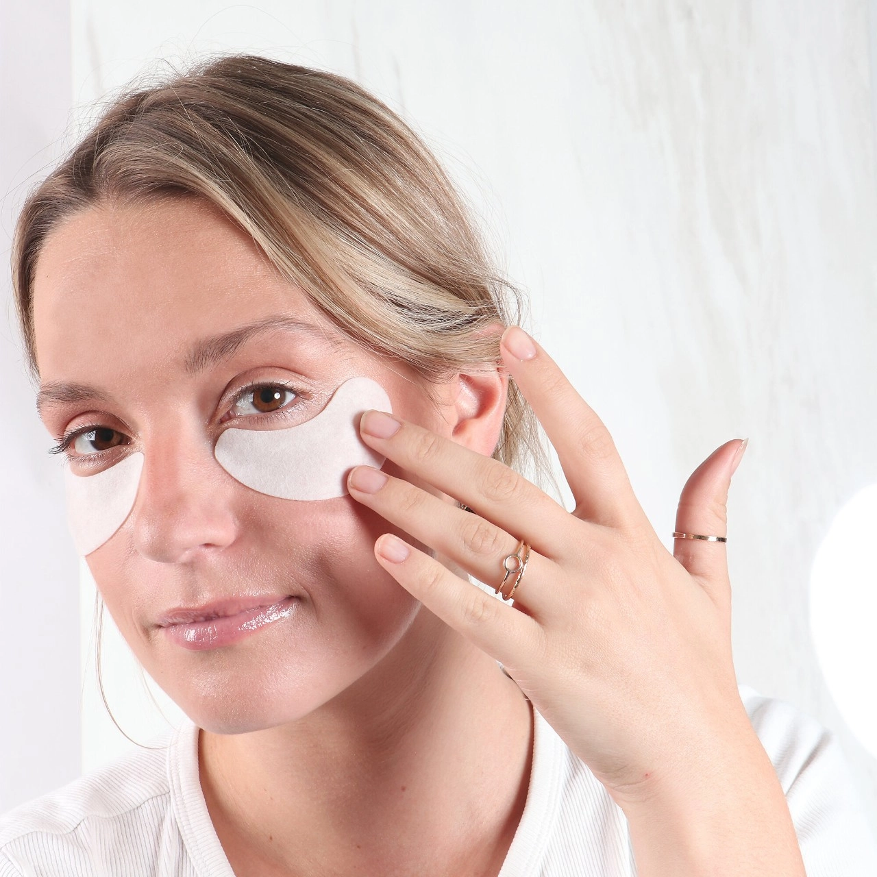 Lise Watier Lift Eye Patch - Plumping Hydrating Eye Treatment 6 Pairs - Image 7