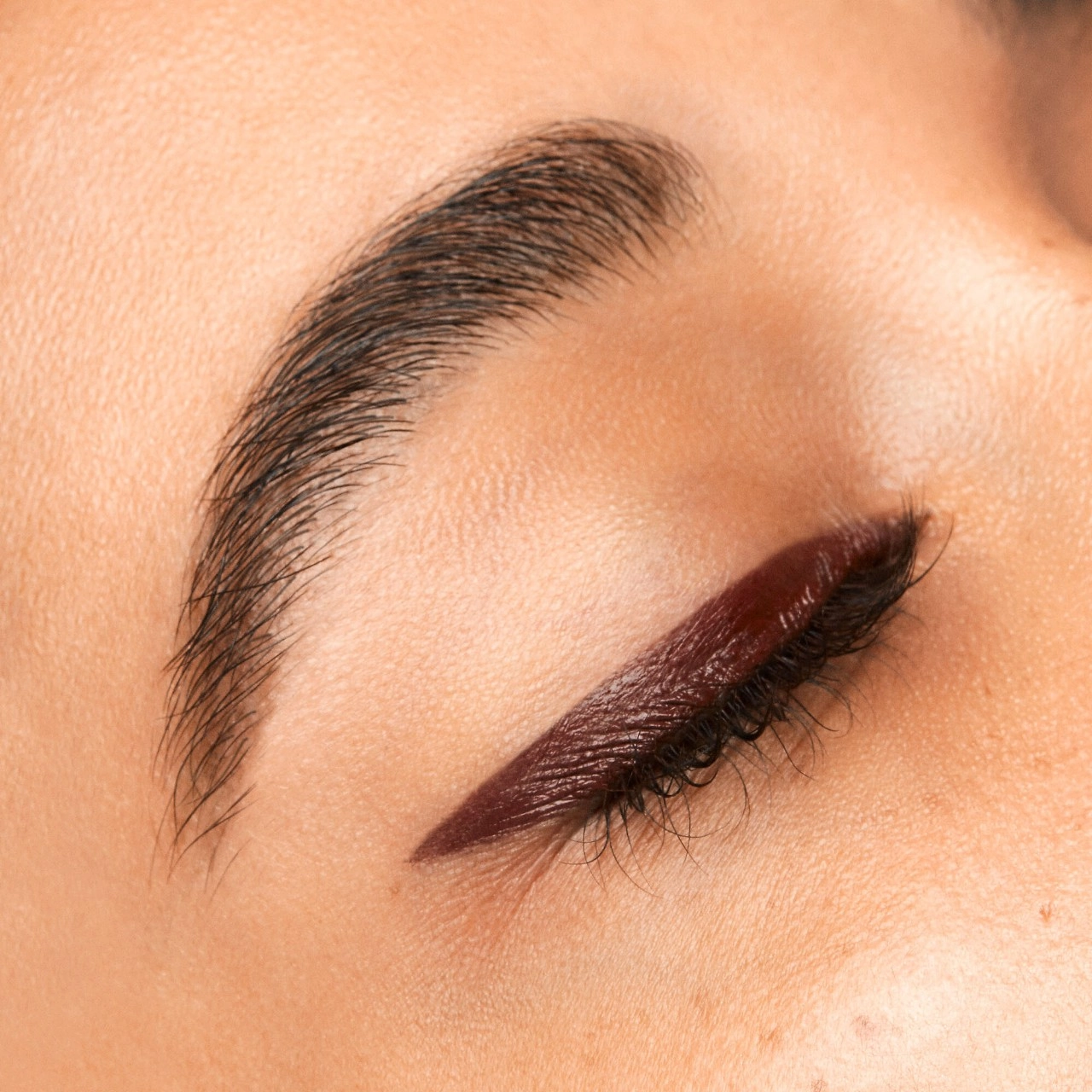 Shiseido MicroLiner Ink Eyeliner Color: Plum - Image 4