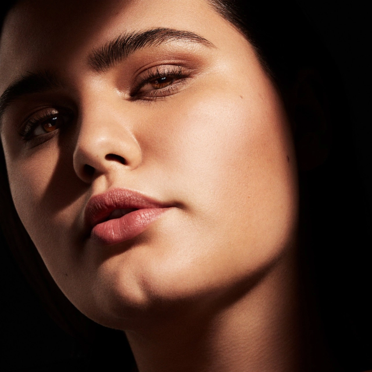 Fenty Beauty Pro Filt'r Instant Retouch Setting Powder in Honey - Image 3