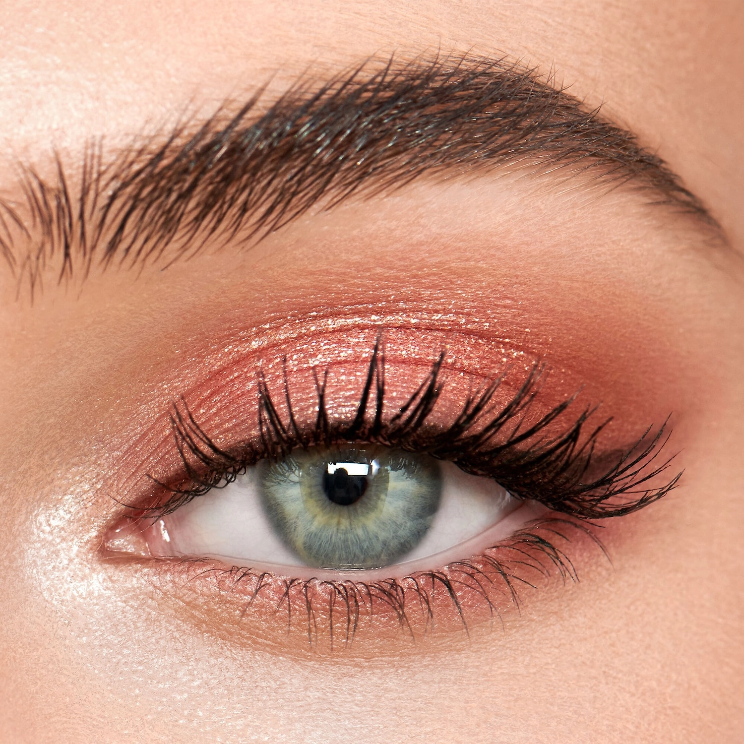 Charlotte Tilbury Luxury Eyeshadow Palette in Pillow Talk Shimmer Finish - Image 10