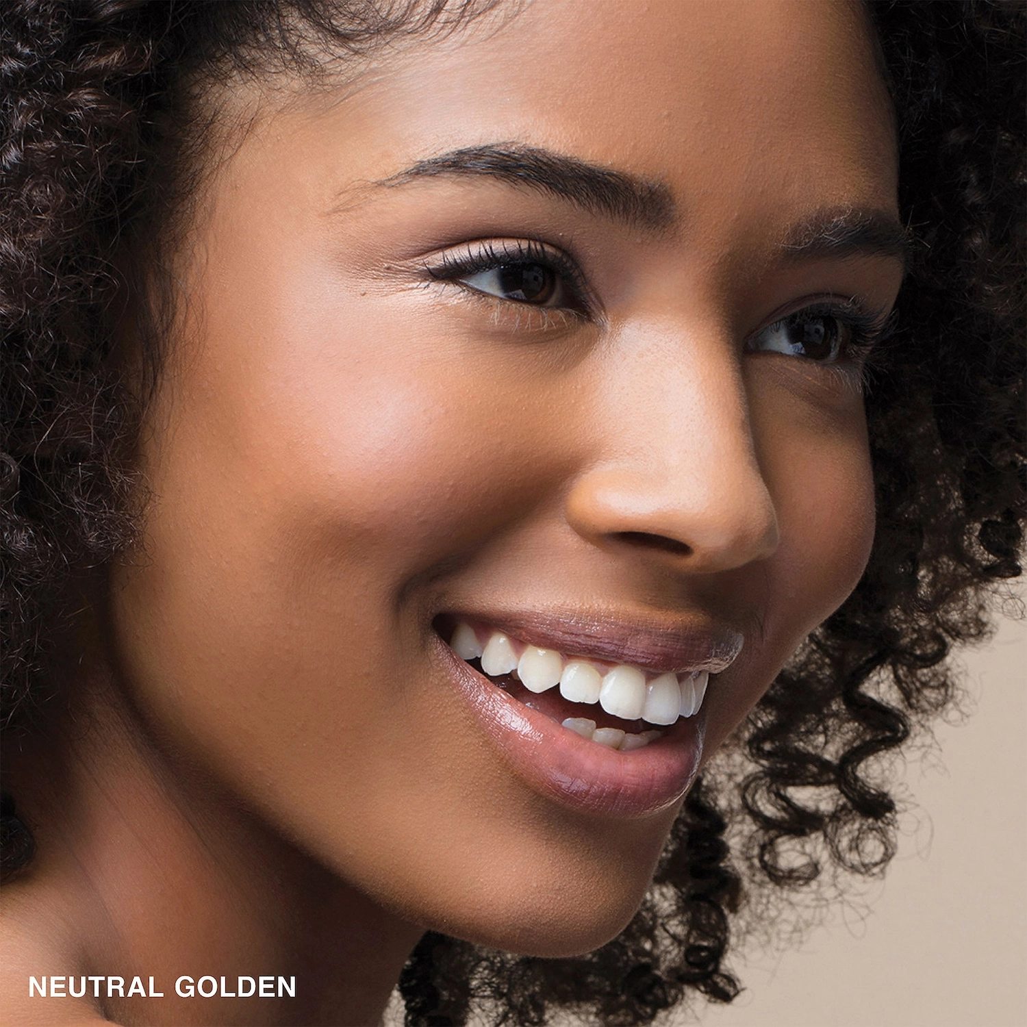 Bobbi Brown Skin Long-Wear Weightless Foundation SPF 15 Color: Neutral Golden (N-070) - Image 4