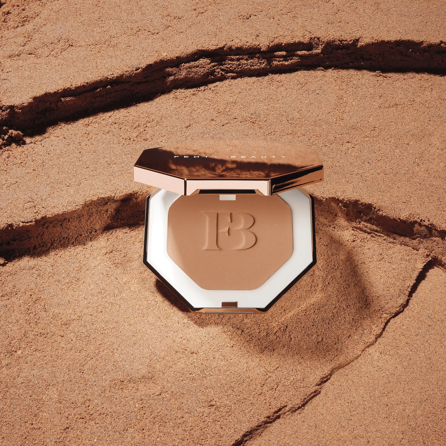 Fenty Beauty by Rihanna Sun Stalk'r Instant Warmth Bronzer in Shady Biz - Light with Warm Undertones - Image 3