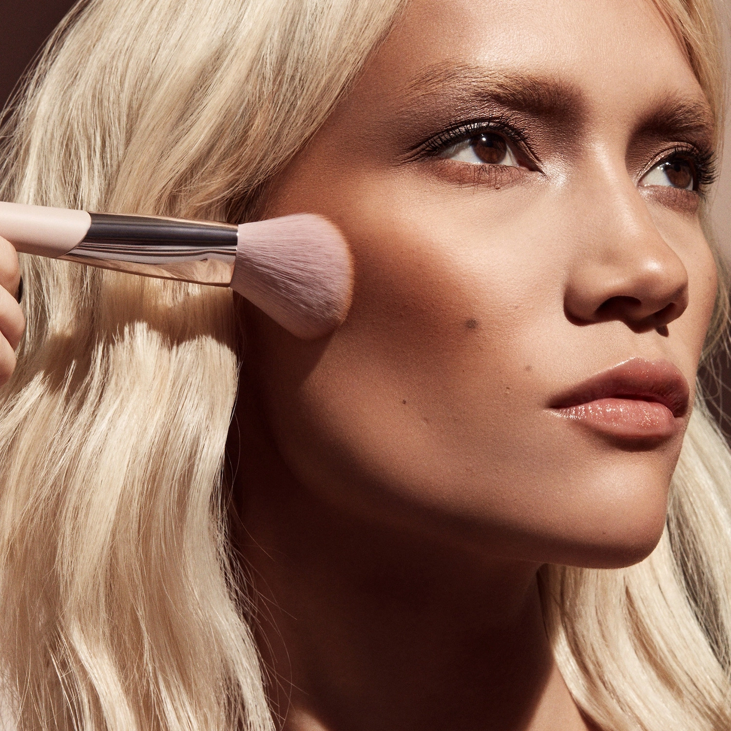 Fenty Beauty by Rihanna Sculpting Bronzer Brush 195 - Image 2