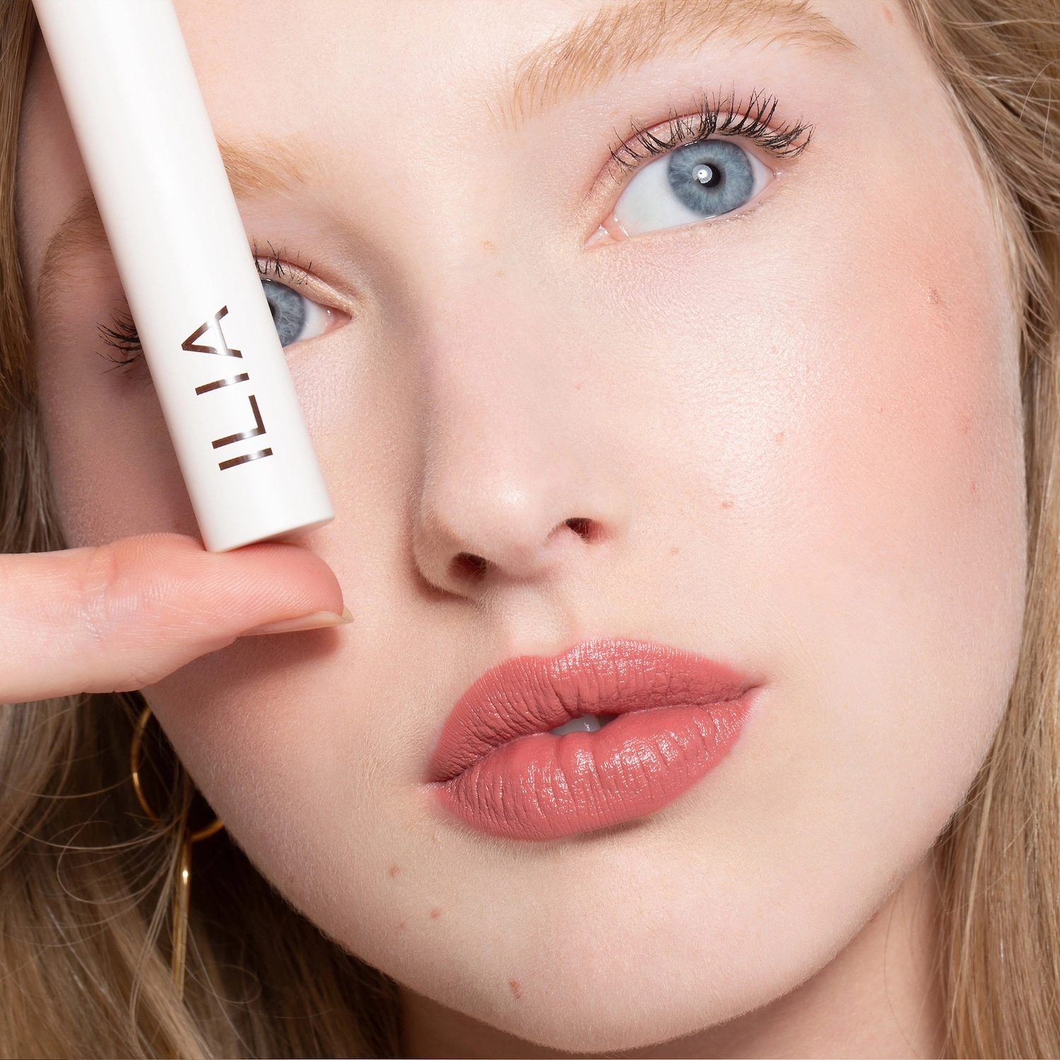 ILIA Mini Limitless Lash Lengthening Mascara Color: After Midnight - Black - Image 6