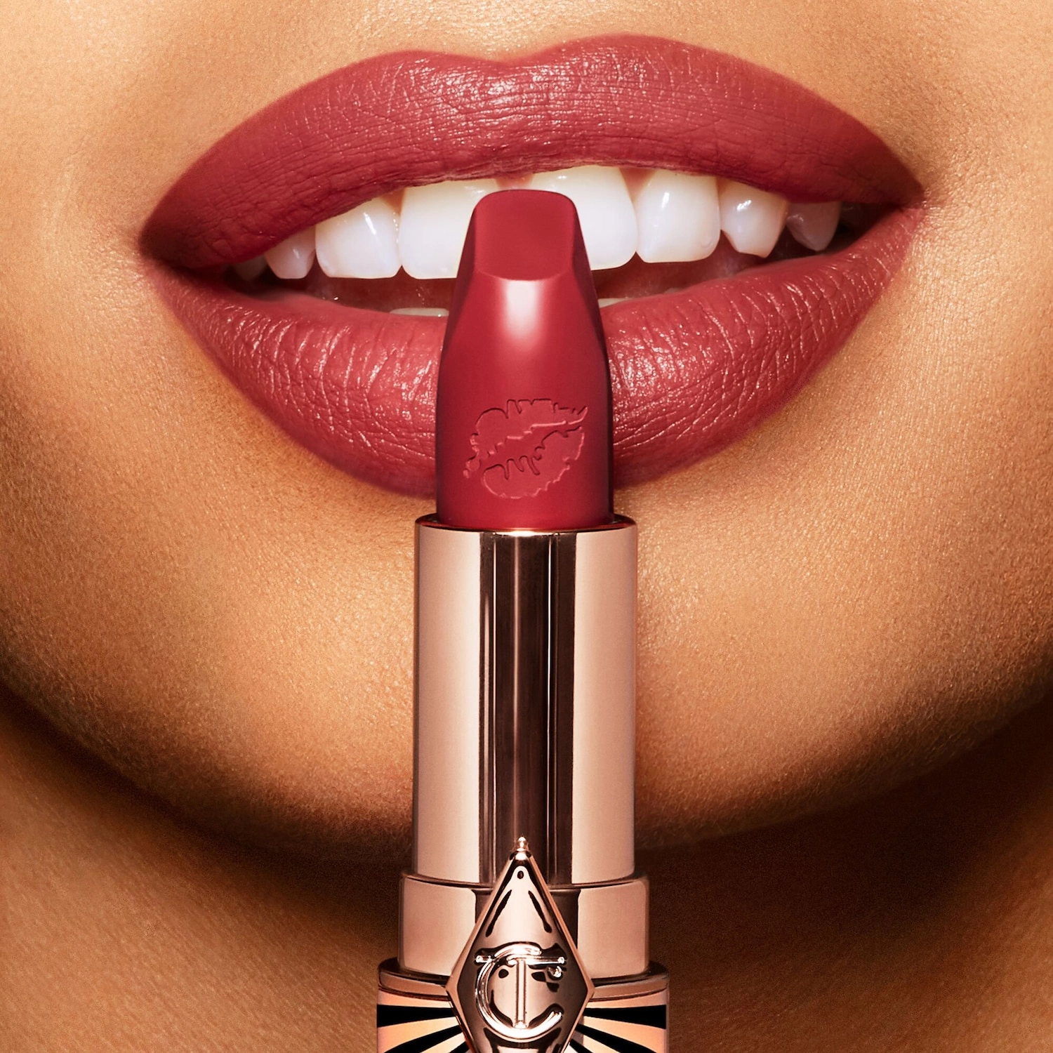 Charlotte Tilbury Hot Lips Lipstick 2 Color: Viva La Vergara - Wine - Image 3