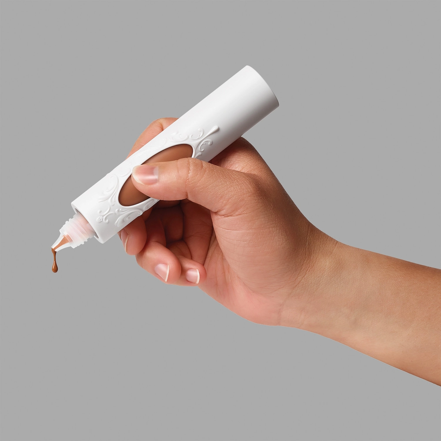 KVD Beauty True Portrait Medium Coverage Shake Foundation Color: Tan 076 - Image 6