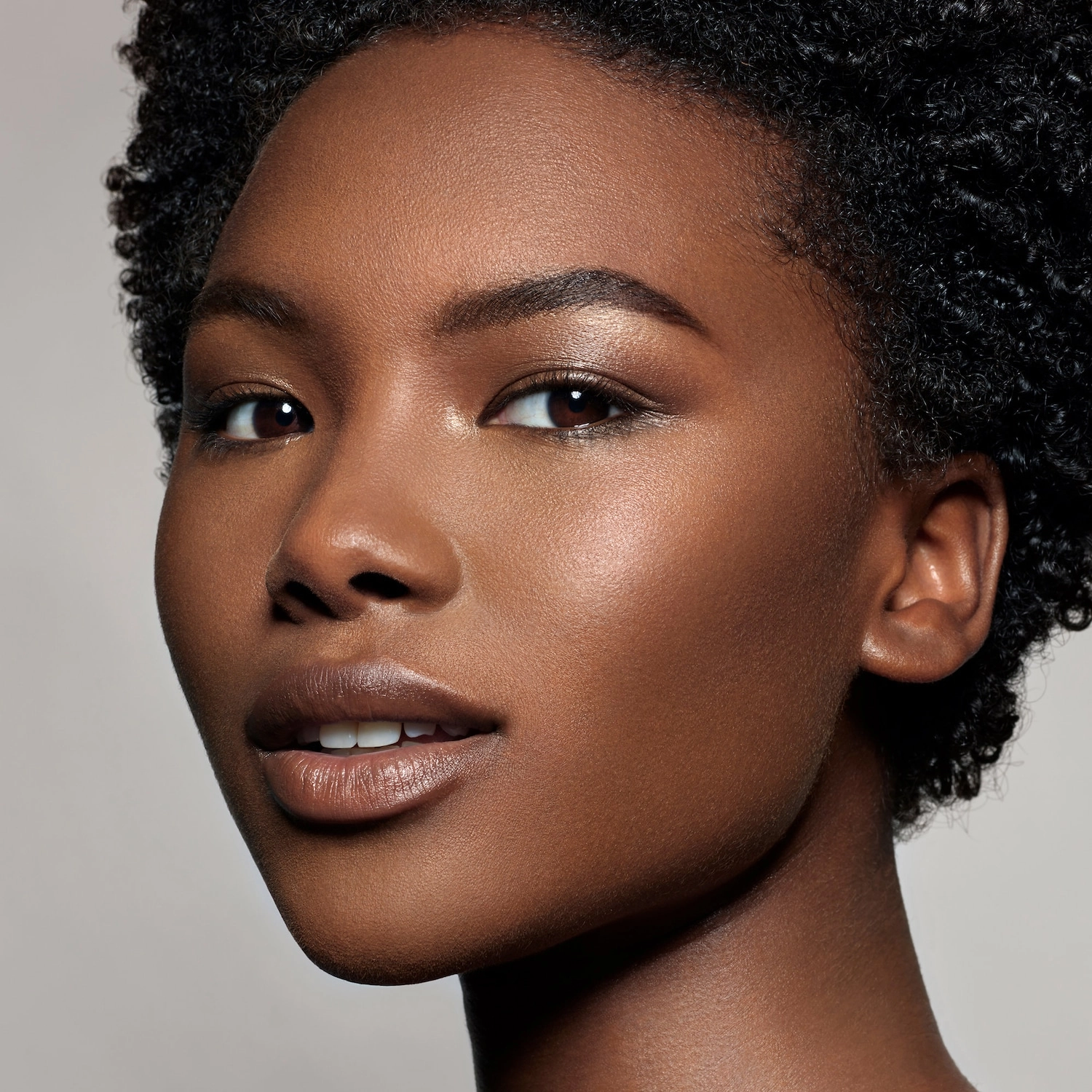 PAT McGRATH LABS Sublime Perfection Foundation Color: Deep 29 - Deep with Golden Undertones - Image 6