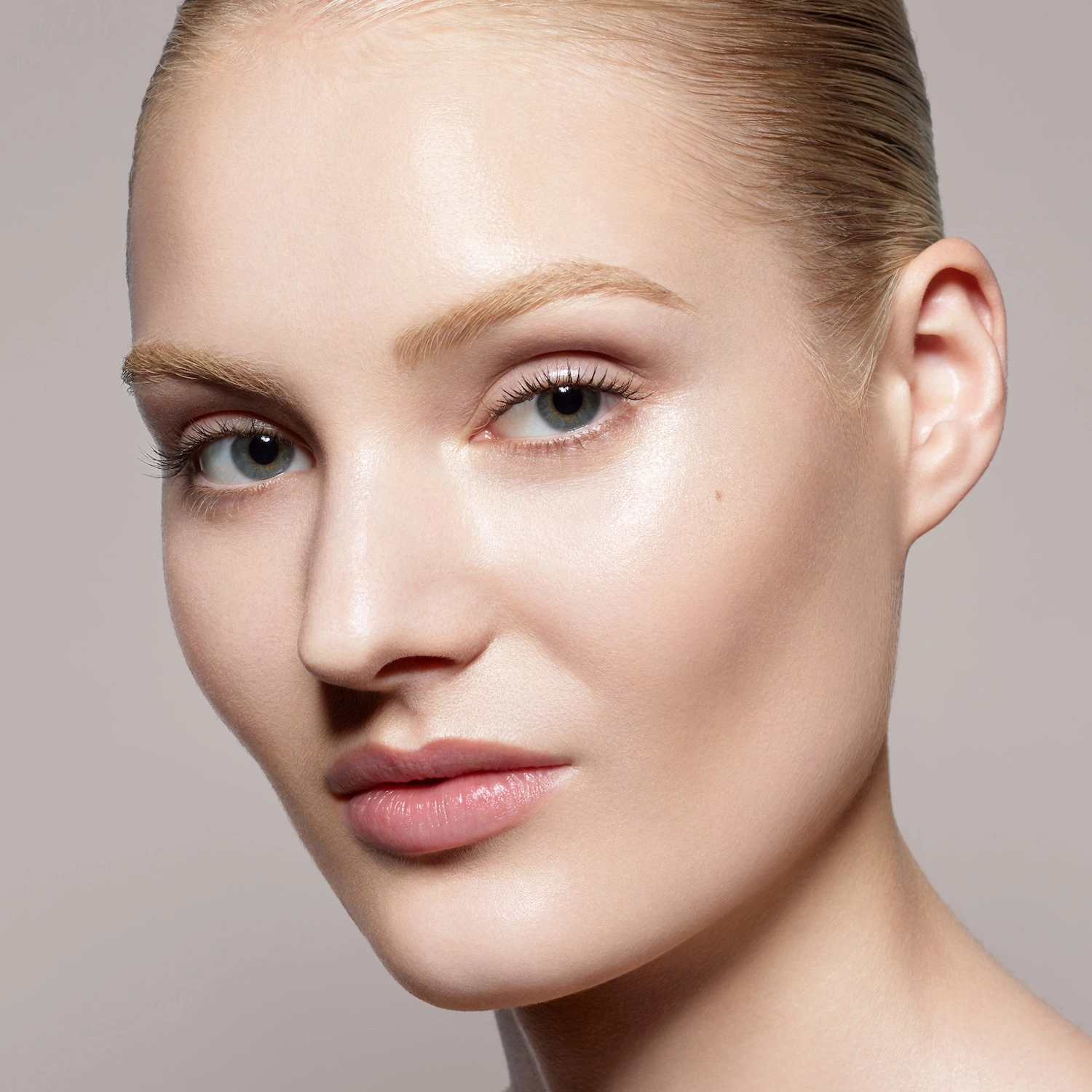 PAT McGRATH LABS Sublime Perfection Setting Powder - Light 1 - Image 4