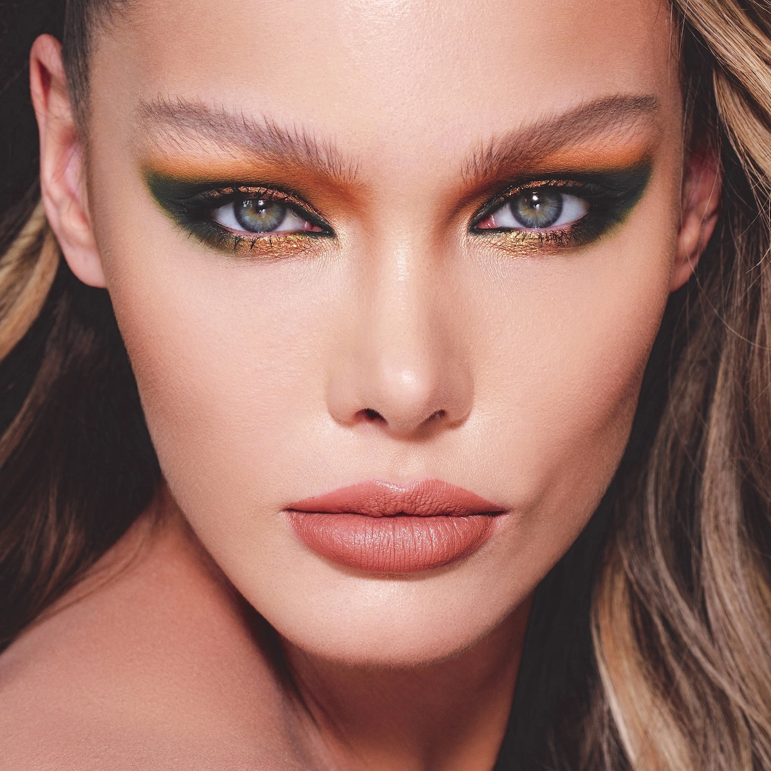 Natasha Denona Metropolis Eyeshadow Palette 28 x 0.048 oz - Professional-Quality Pressed-Pigment Eyeshadows - Image 6