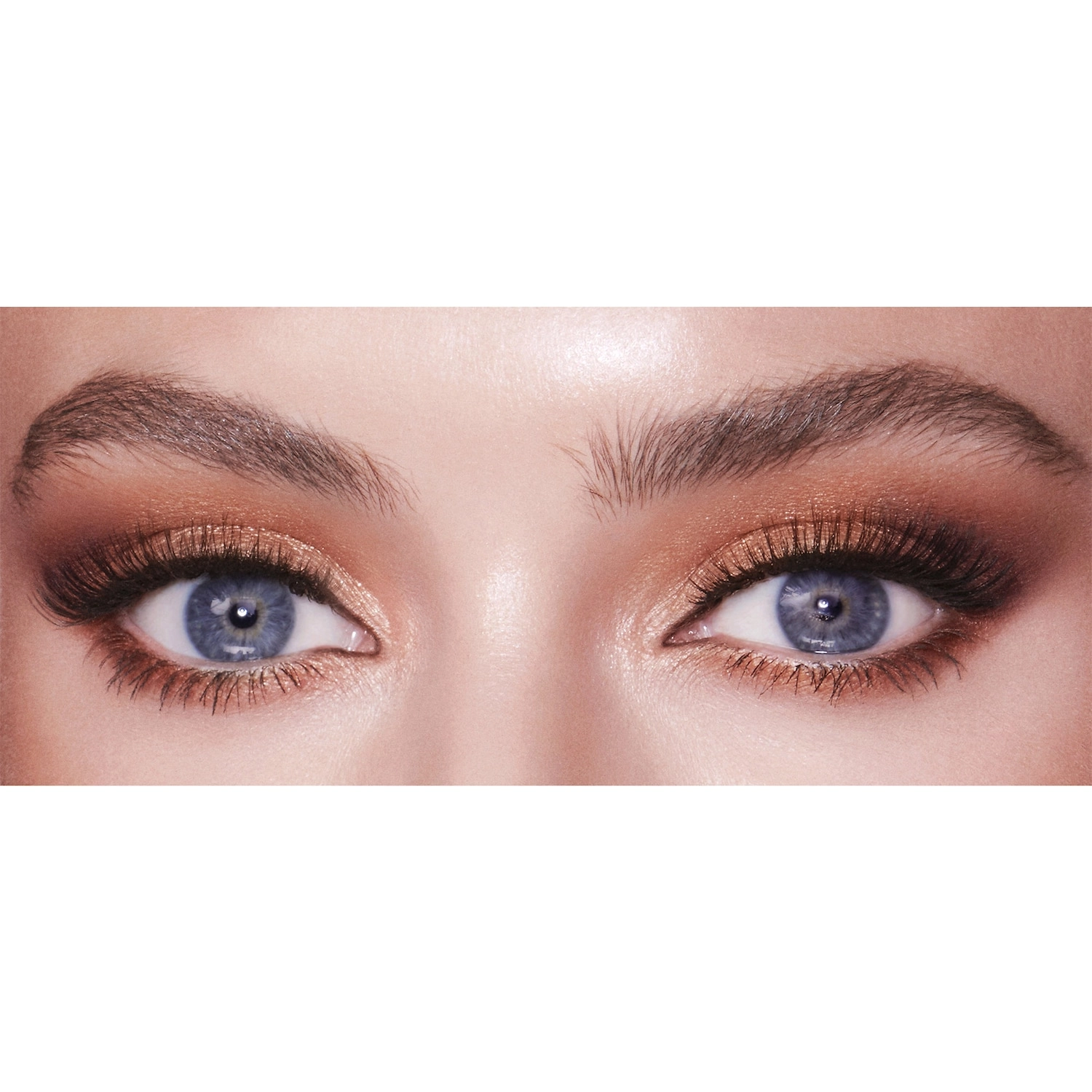 Charlotte Tilbury Luxury Eyeshadow Palette Queen of Glow Shimmer Finish - Image 3
