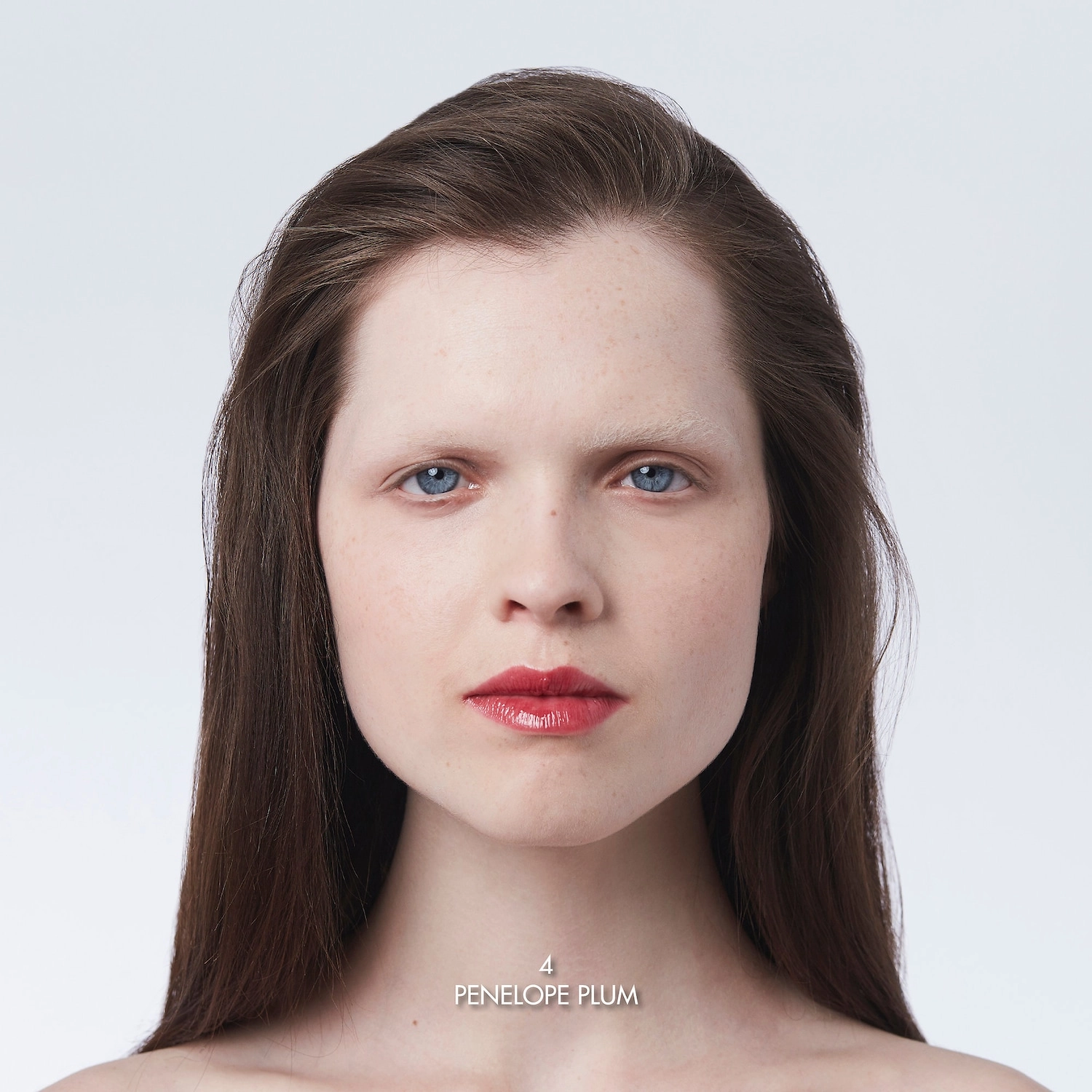 Gucci Hydrating Lip Balm Color: 4 Penelope Plum - Image 5