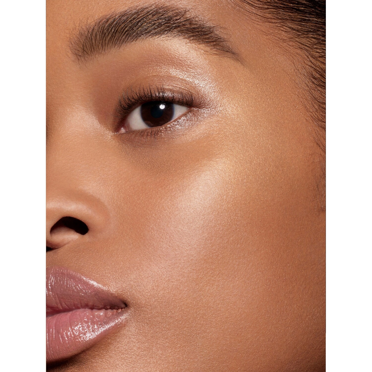 PAT McGRATH LABS Sublime Perfection Concealer M21 - Medium with Neutral Olive Undertones - Image 5